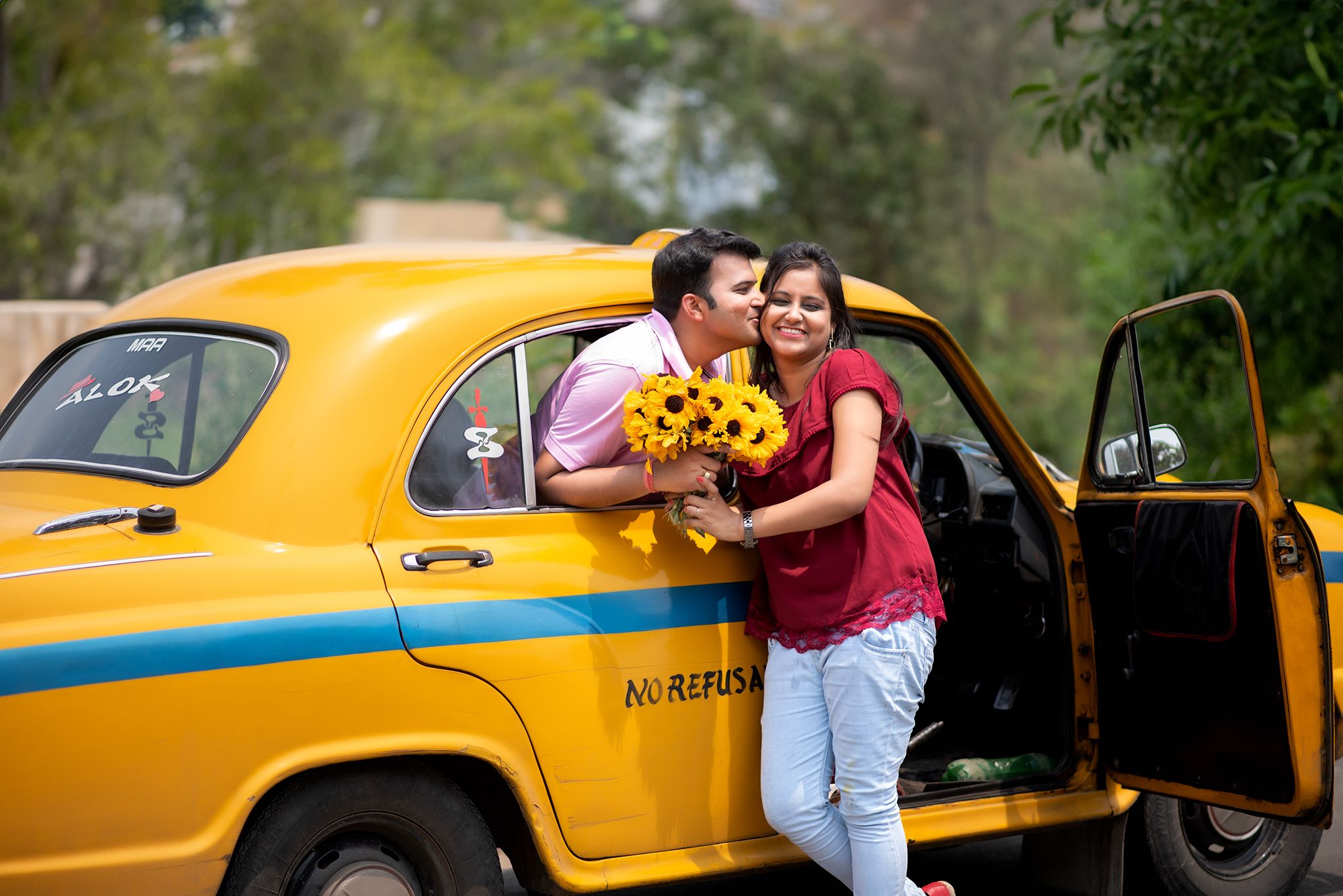 Kolkata Yellow Taxi Pre Wedding Photoshoot | Creative Couple Photography with Iconic City Charm
