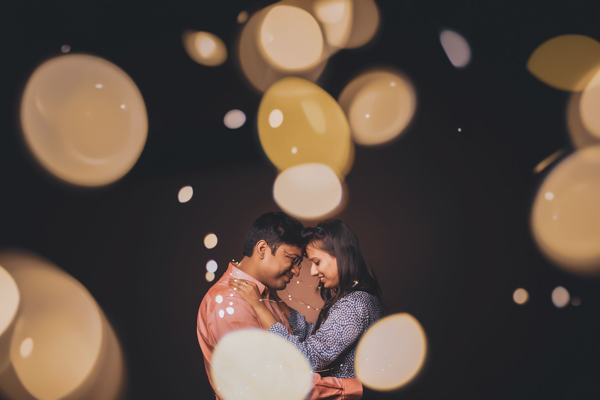 Romantic Bokeh Light Pre Wedding Photography | Creative Couple Portrait by The Vedic Wedding