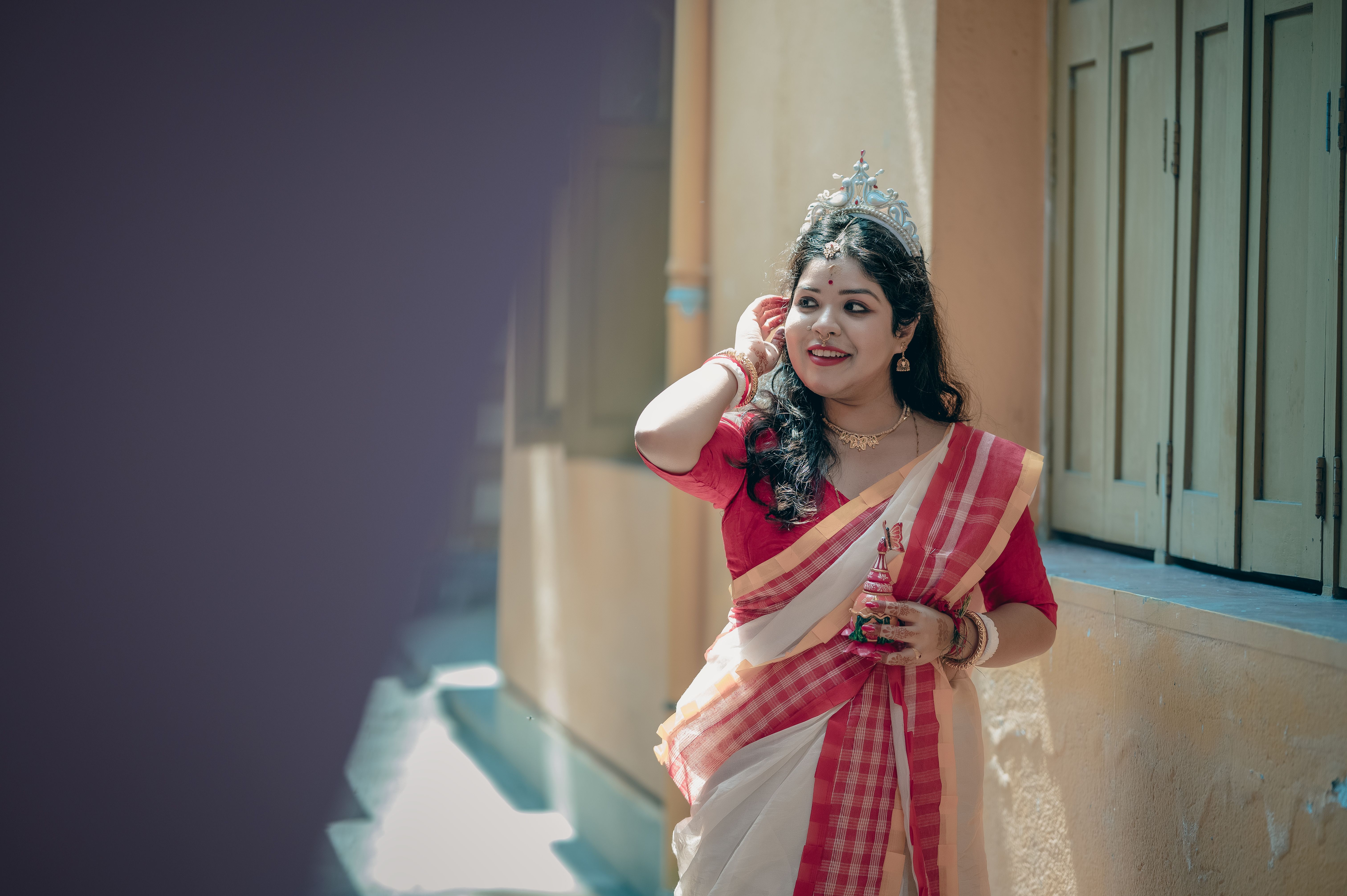 Bengali Bride Portrait in Red and White Saree | Traditional Vedic Wedding Photography Kolkata