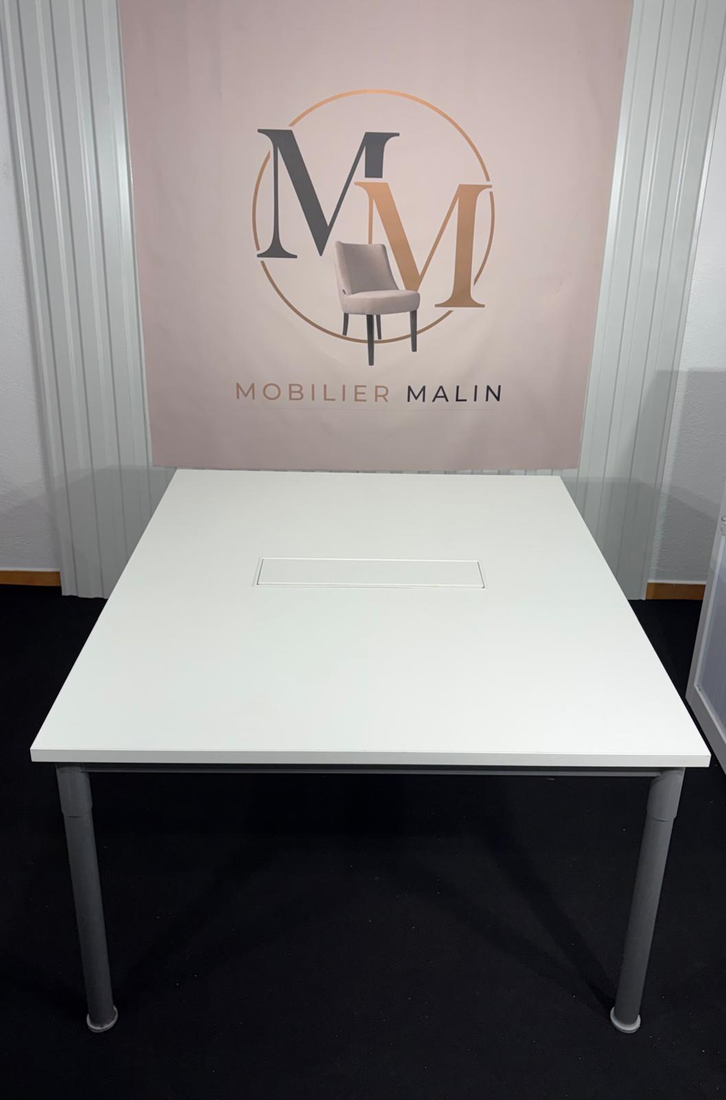 Table de réunion professionnelle 140 × 120 cm – 4 à 6 personnes - vue 3