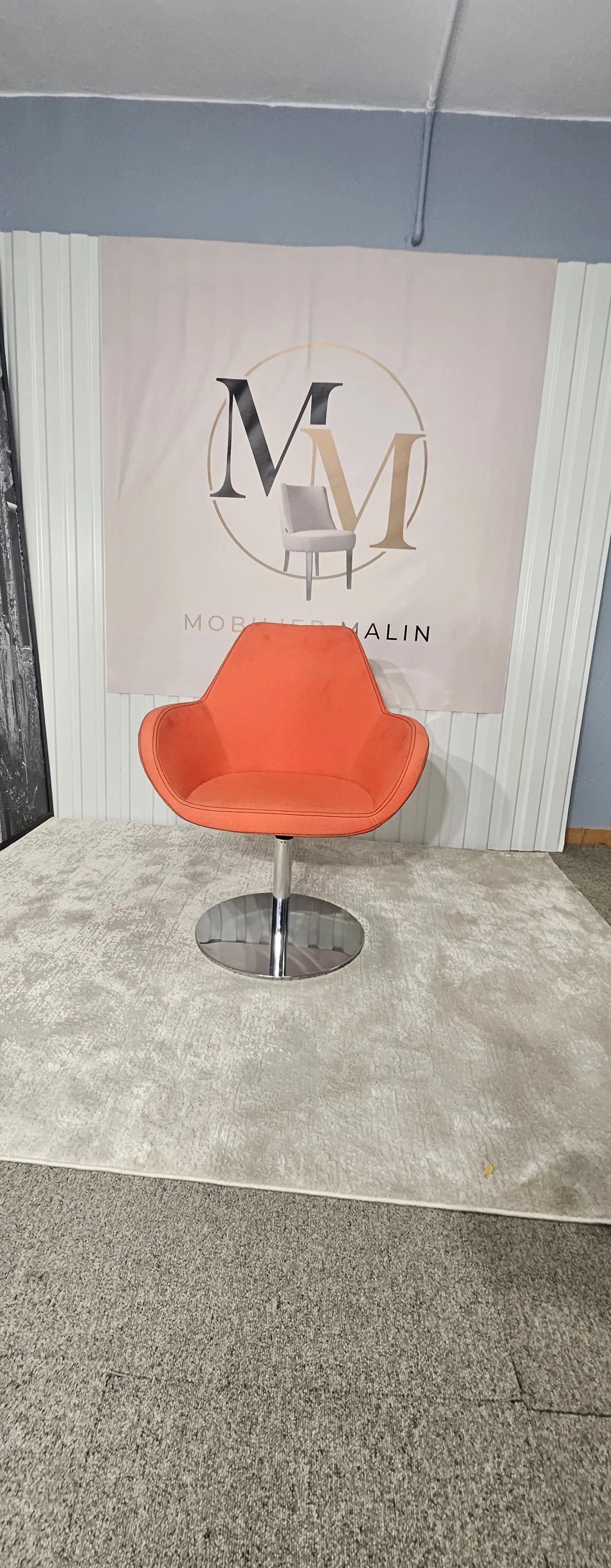 Fauteuil FAN pivotant à base ronde avec assise en tissu orange - vue 3
