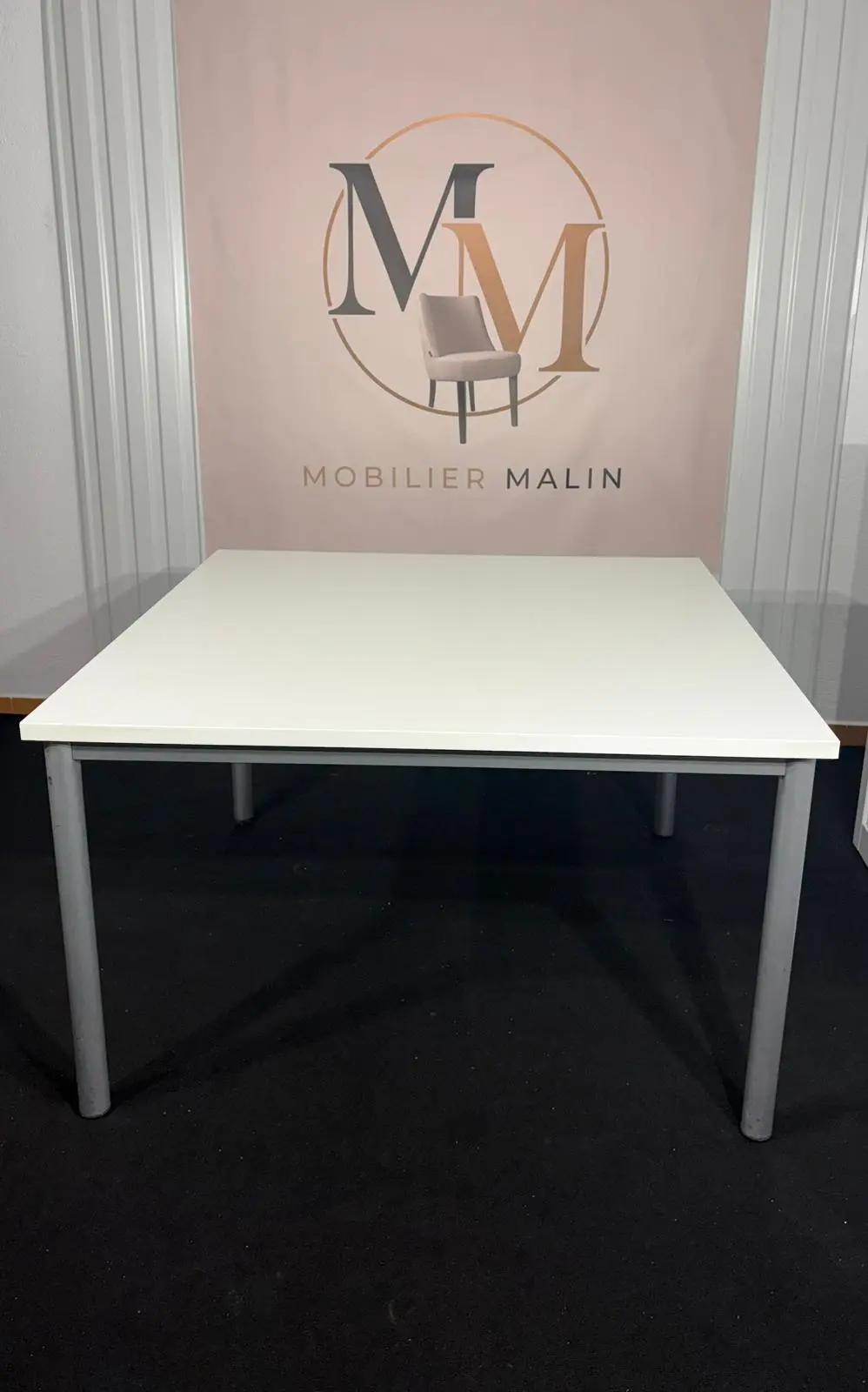 Bureau 120 x 120