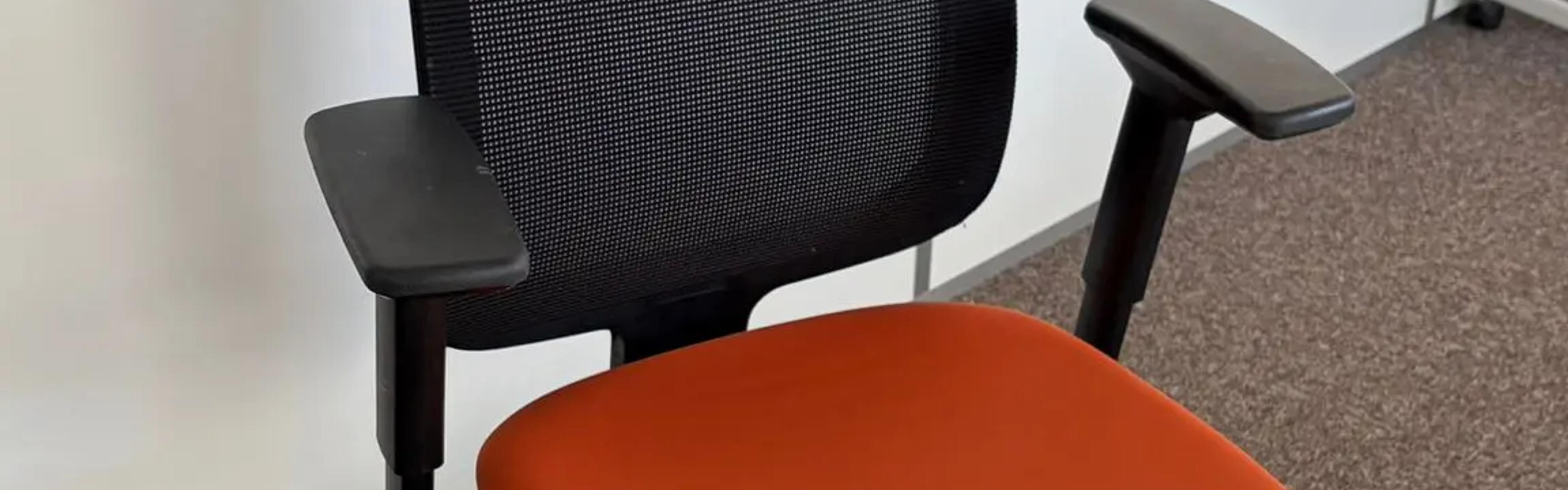 Fauteuil ergonomique orange