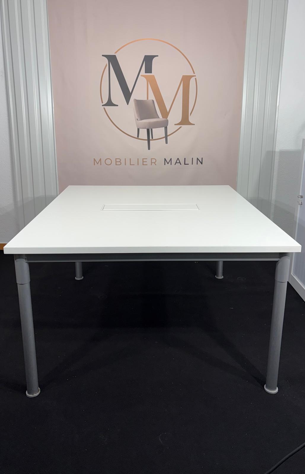 Table de réunion professionnelle 140 × 120 cm – 4 à 6 personnes - vue 2