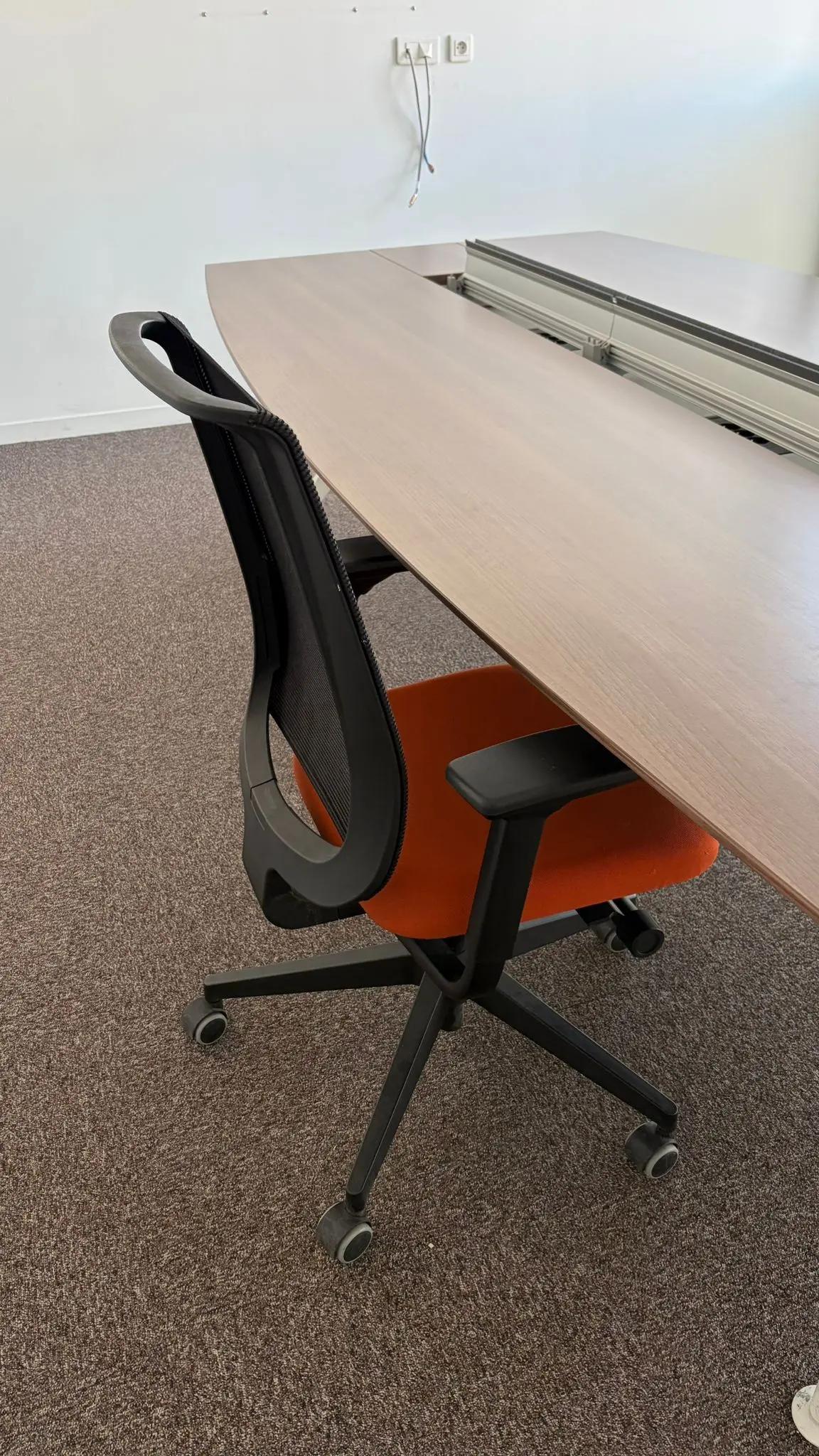 Fauteuil ergonomique orange