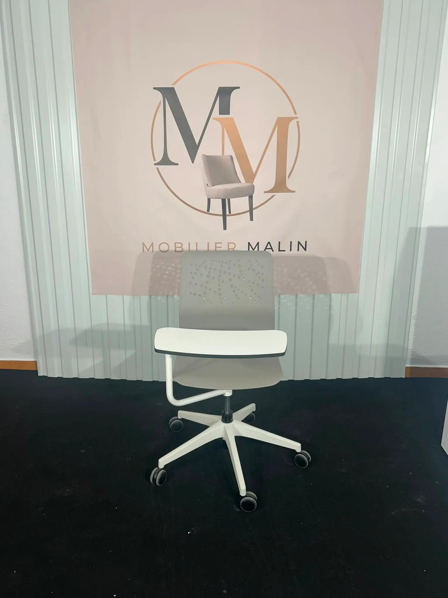 chaise avec table pour formation 4