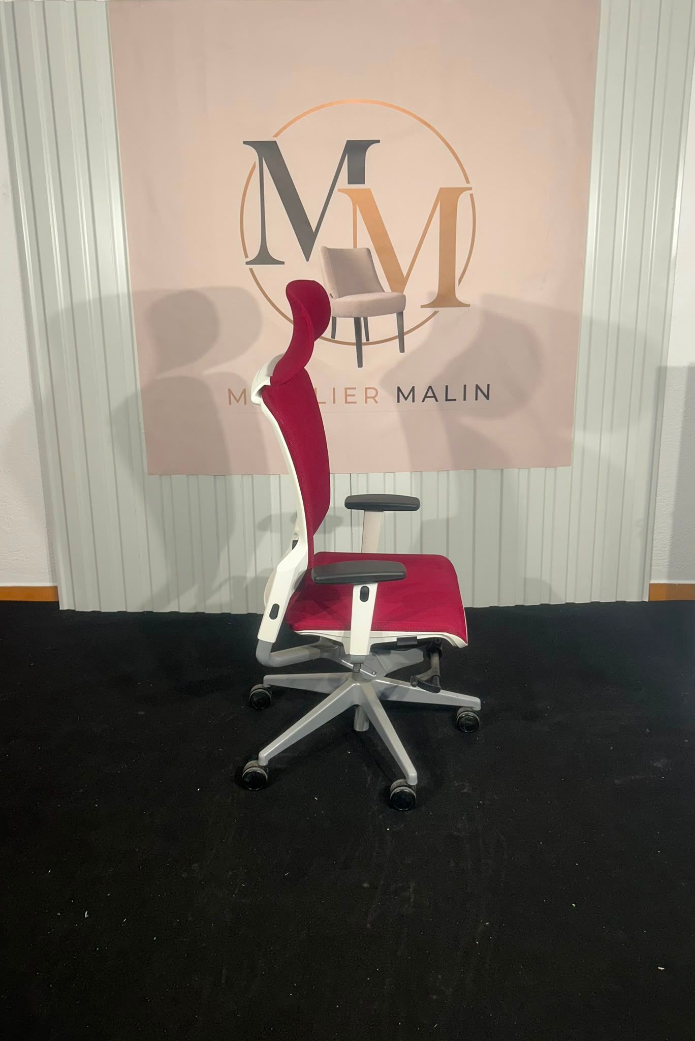 Fauteuil ergonomique EUROSIT avec appuie-tête réglable