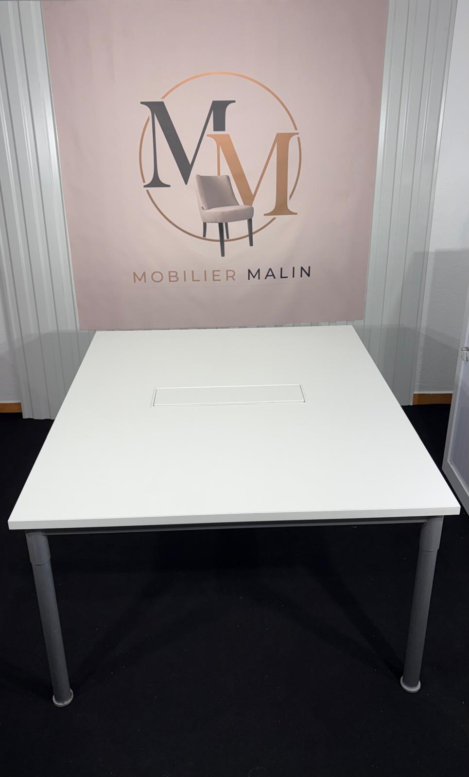 Table de réunion professionnelle 140 × 120 cm – 4 à 6 personnes - vue 5