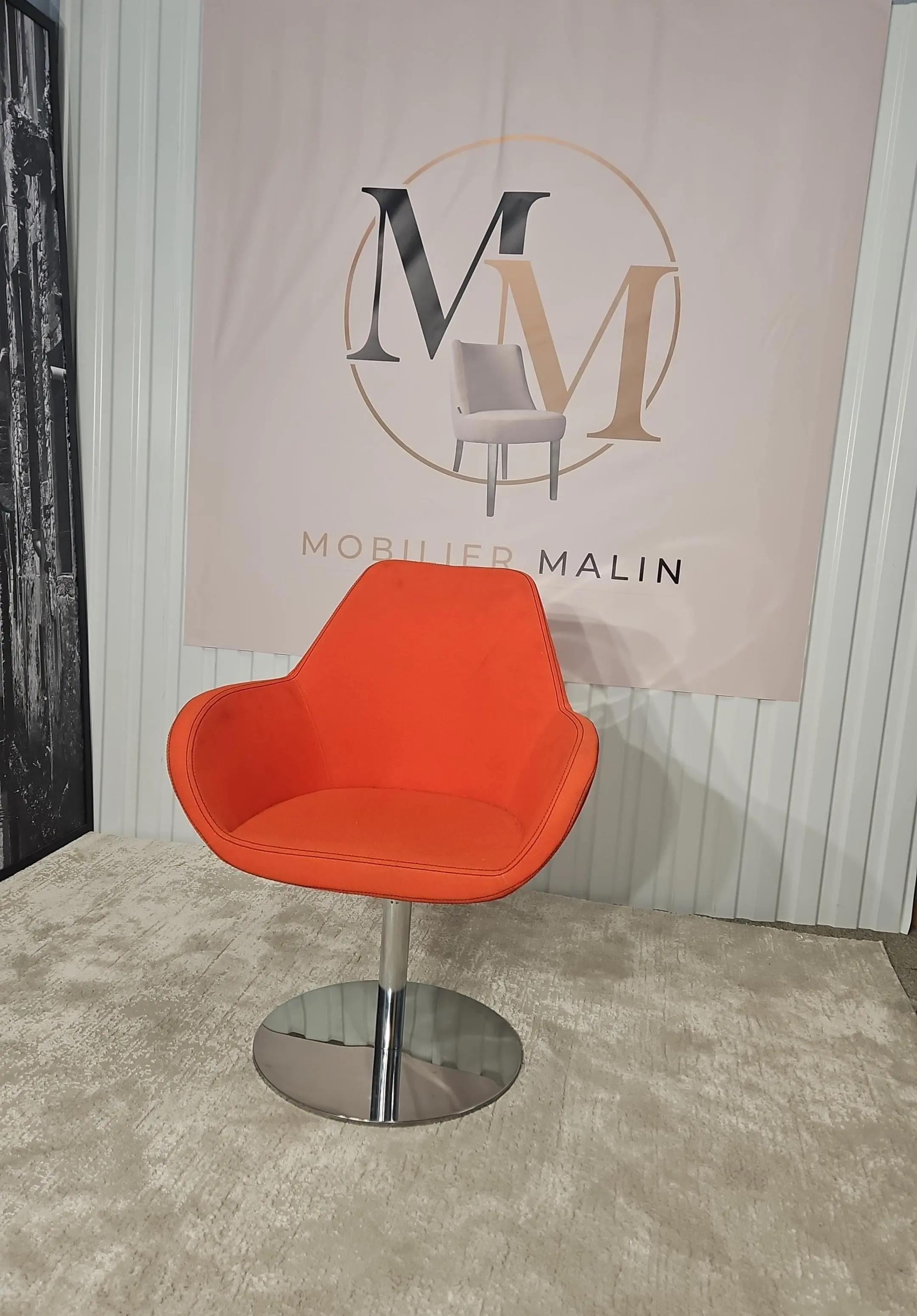 Fauteuil FAN pivotant à base ronde avec assise en tissu orange