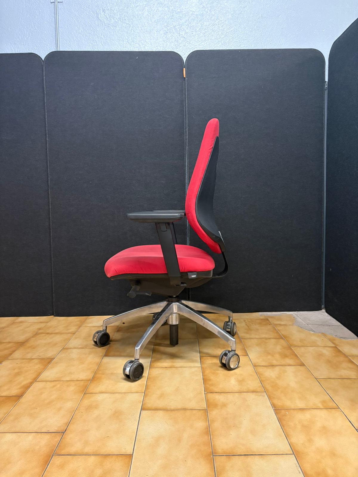 Fauteuil de Bureau Ergonomique LUXY – Tissu Rouge – Siège Professionnel Design - vue 3