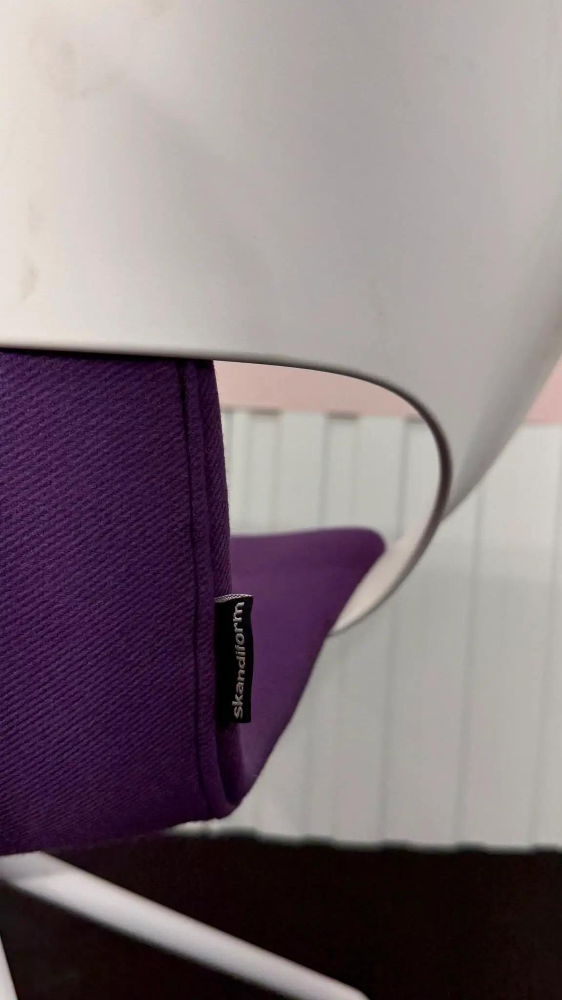 Chaise de réunion et formation sur roulettes – Assise violette - vue 5