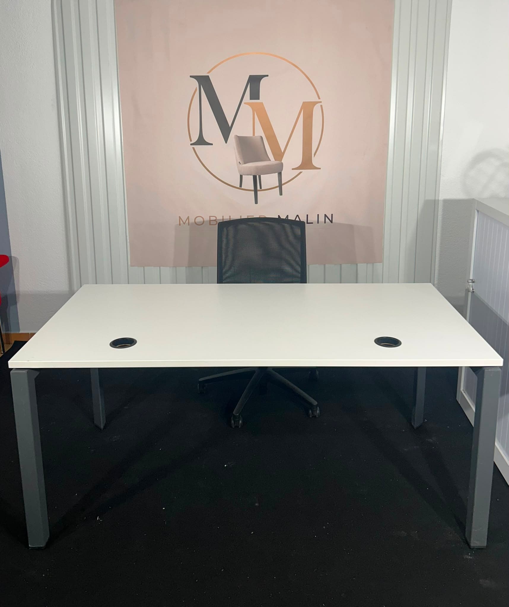 Bureau Steelcase blanc