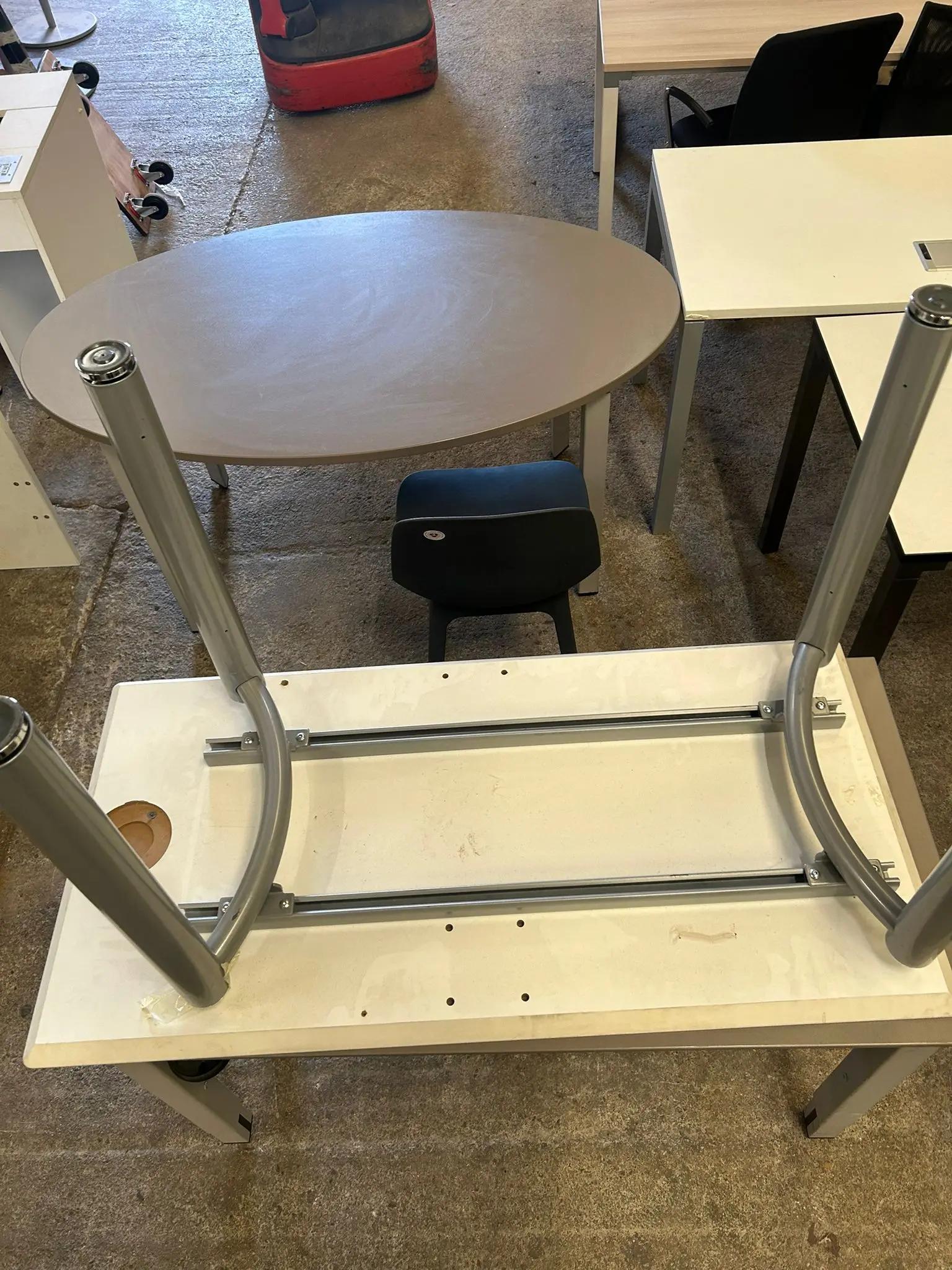Bureau blanc 120x60 cm pieds modulables  - vue 3
