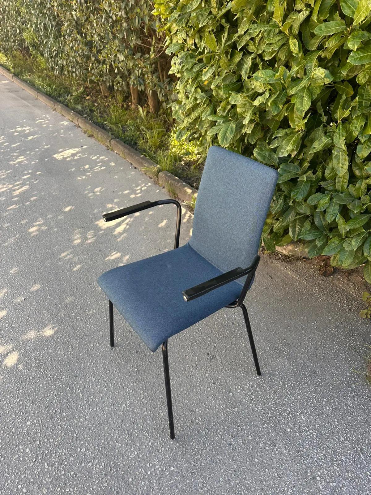 Chaise d'accueil avec accoudoirs bleu/gris - vue 3