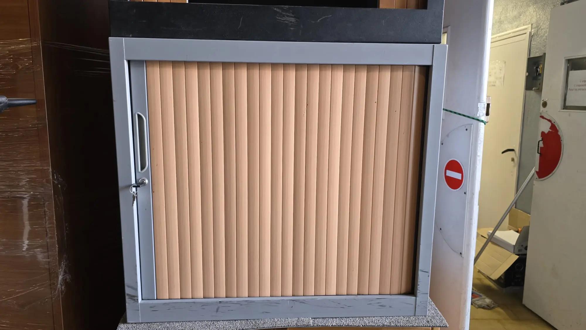 Armoire basse à rideau bois/gris 80x72 
