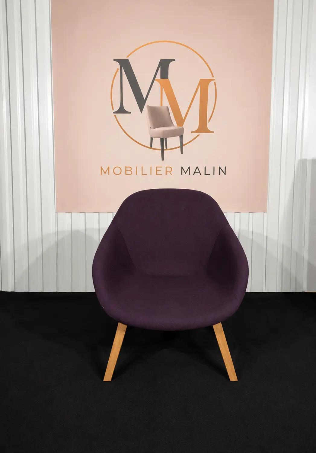 Fauteuil d’accueil scandinave en tissu avec pieds en bois - vue 7