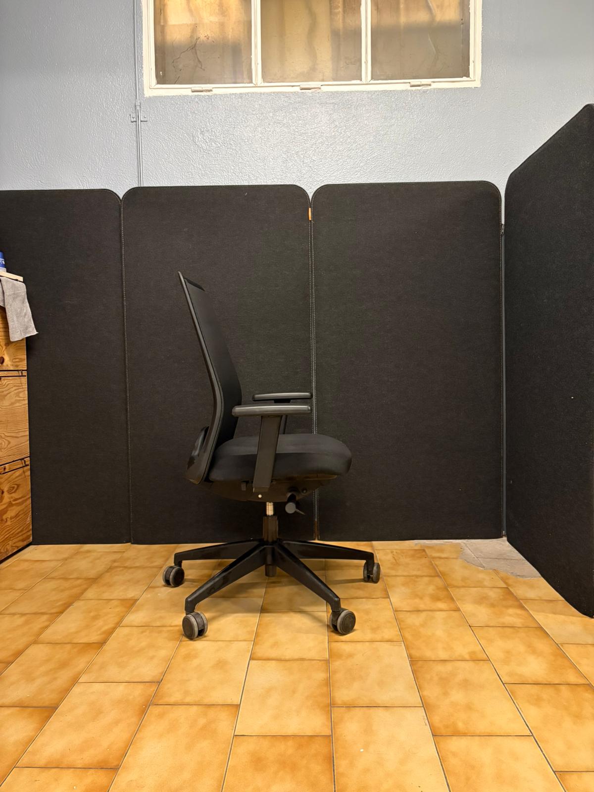 Fauteuil de bureau ergonomique noir – Dossier résille – Siège professionnel - vue 2