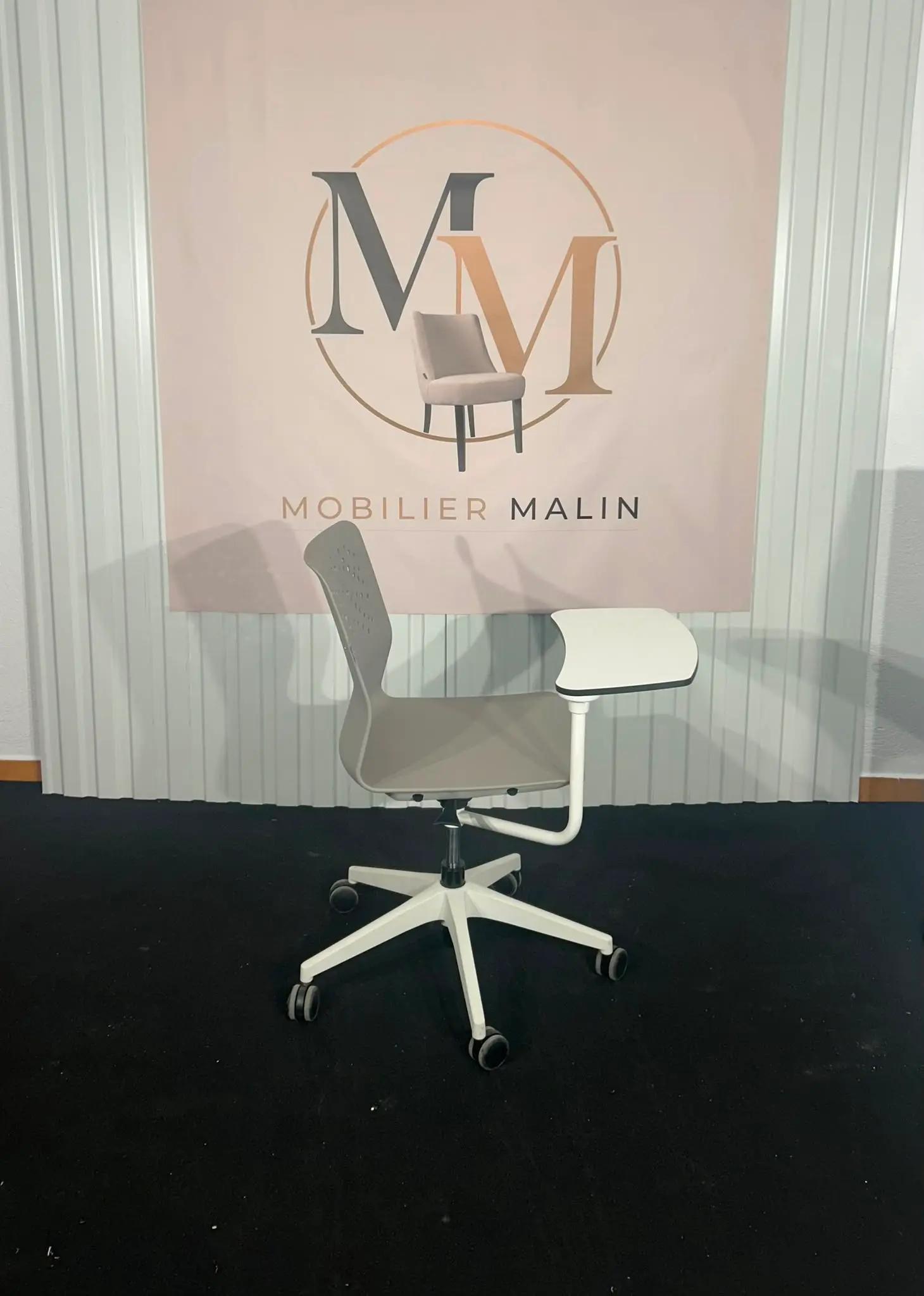 chaise avec table pour formation 1