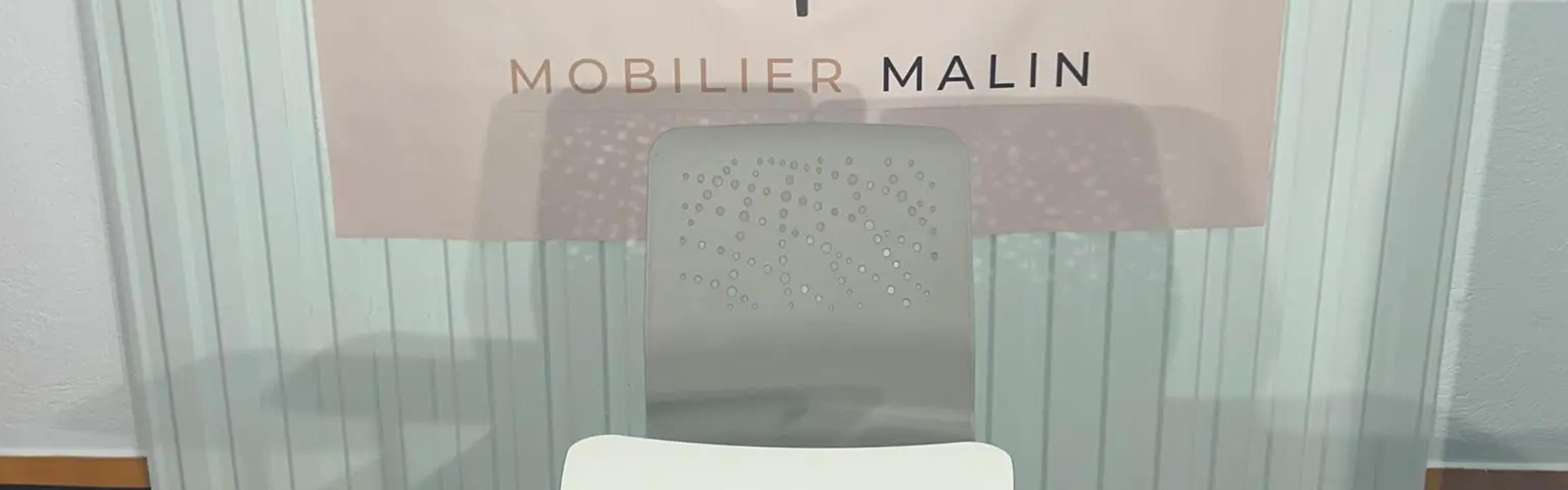 chaise avec table pour formation