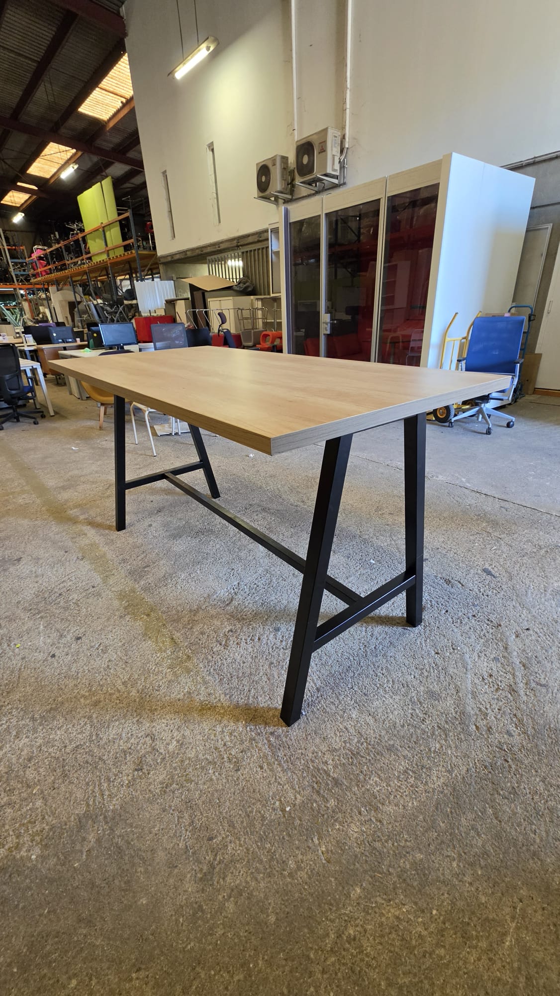 Table Haute Buronomic Cohésion  Réunion Coworking Professionnel