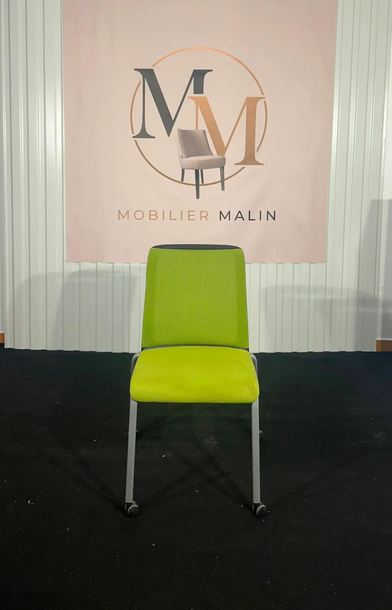 Chaise de bureau Steelcase sur roulettes avec dossier mesh vert anis - vue 1