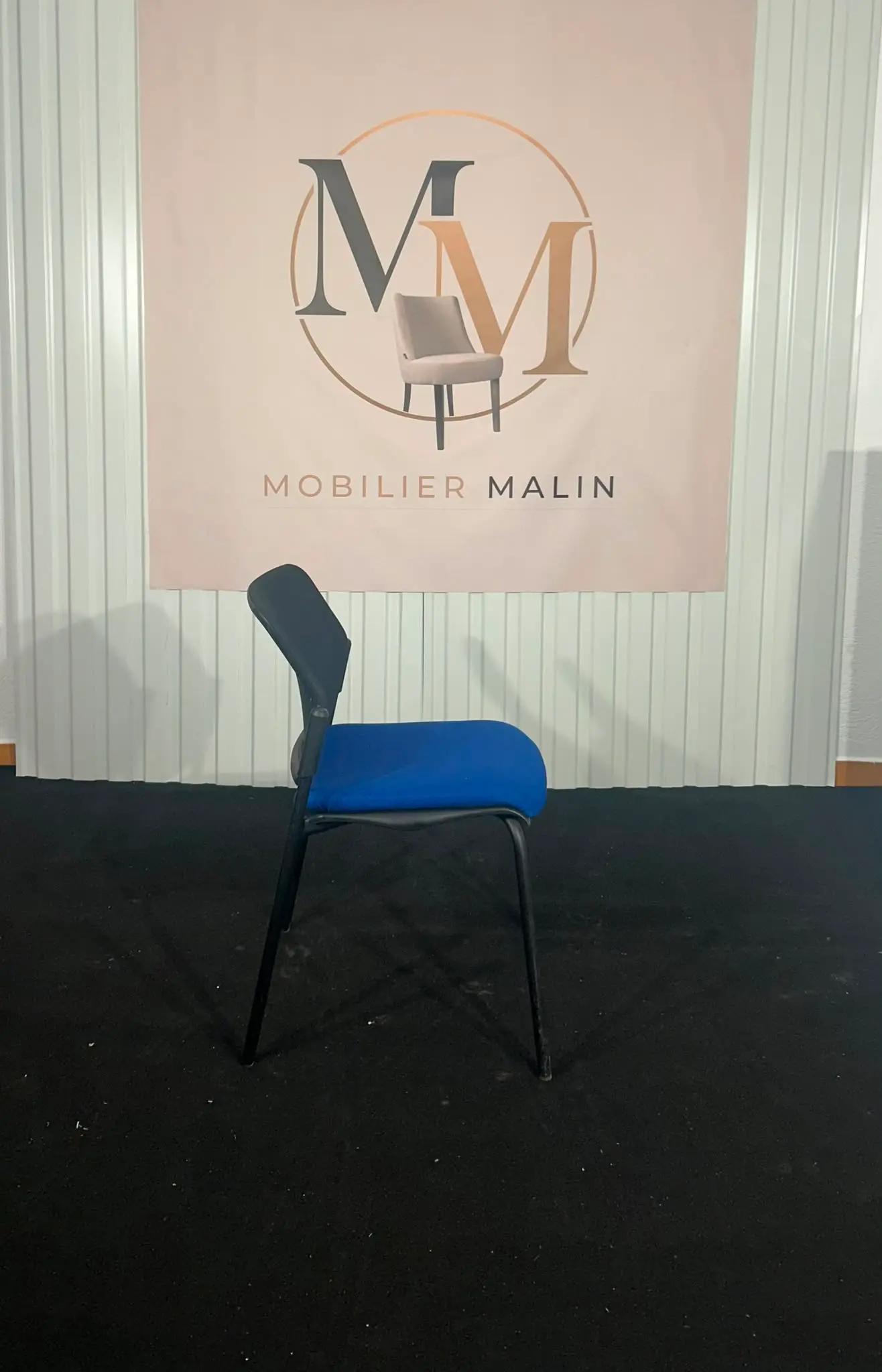 Chaise visiteur Majencia assise bleue avec dossier filet noir - vue 3
