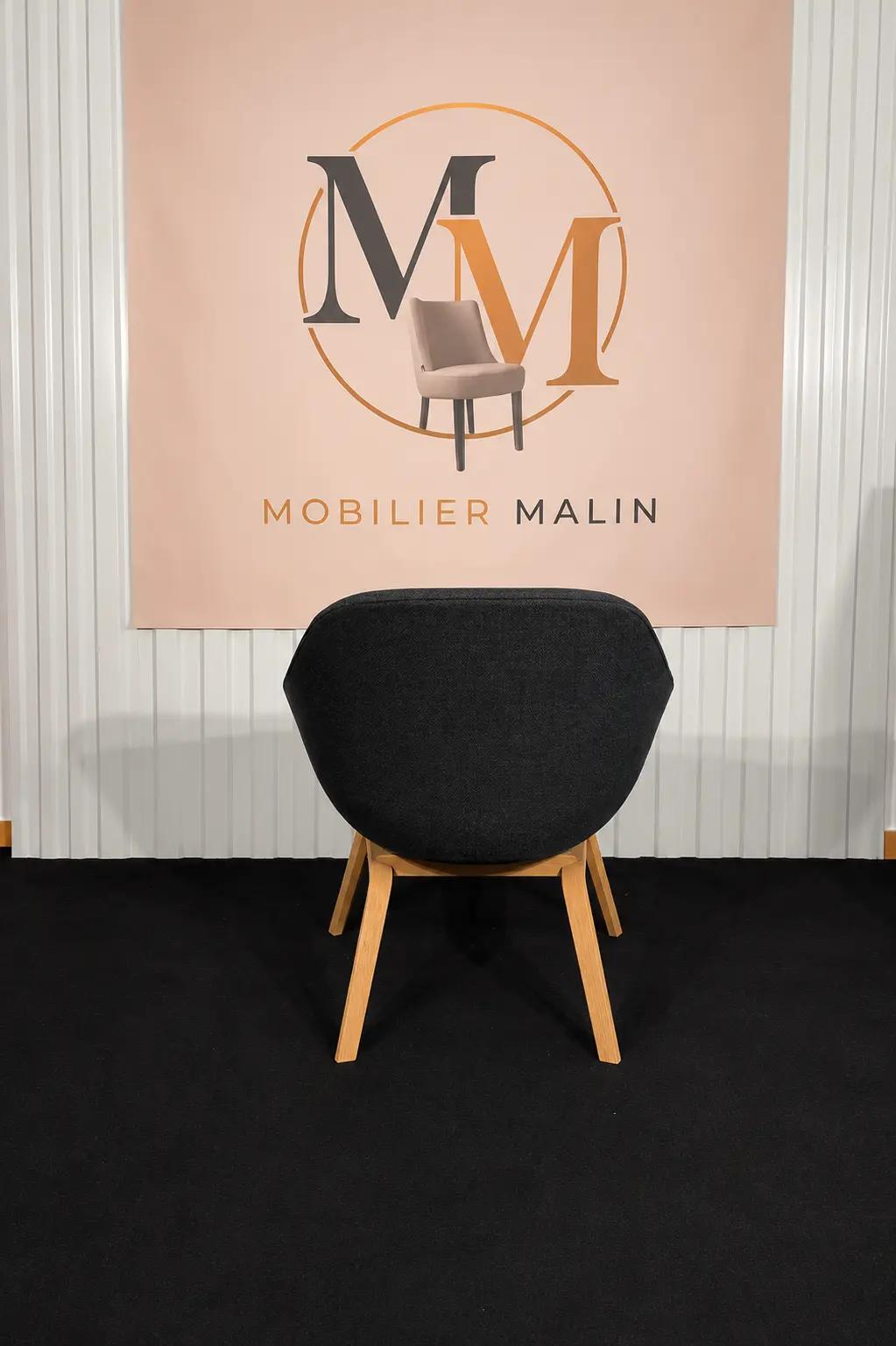 Fauteuil d’accueil scandinave en tissu avec pieds en bois - vue 6