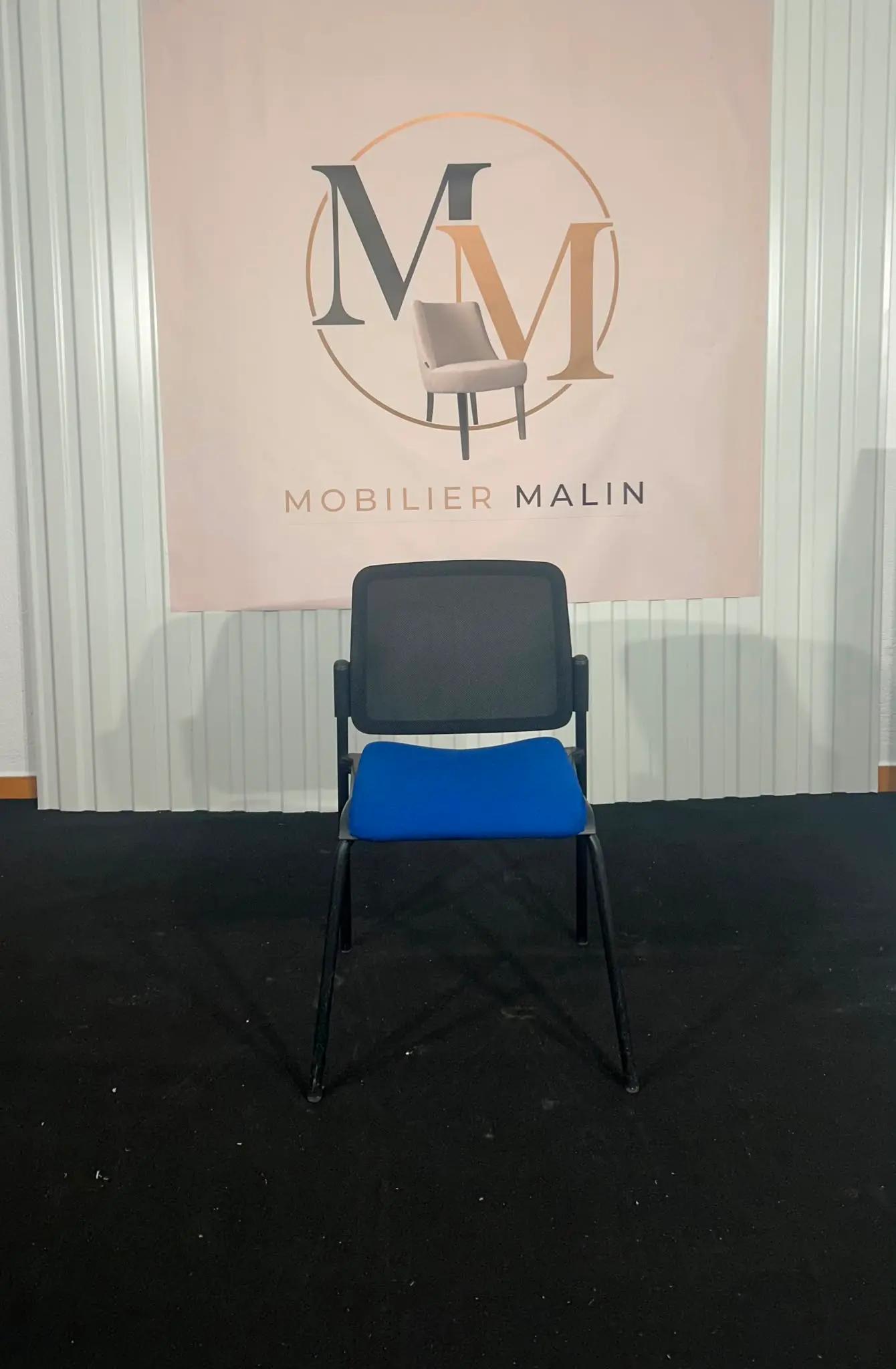 Chaise visiteur Majencia assise bleue avec dossier filet noir - vue 1