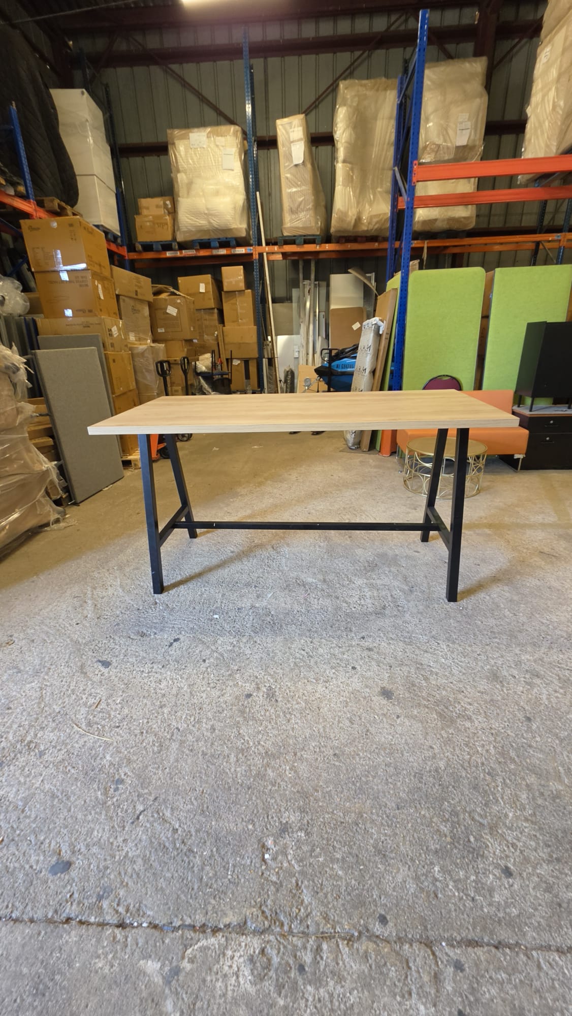 Table Haute Buronomic Cohésion  Réunion Coworking Professionnel