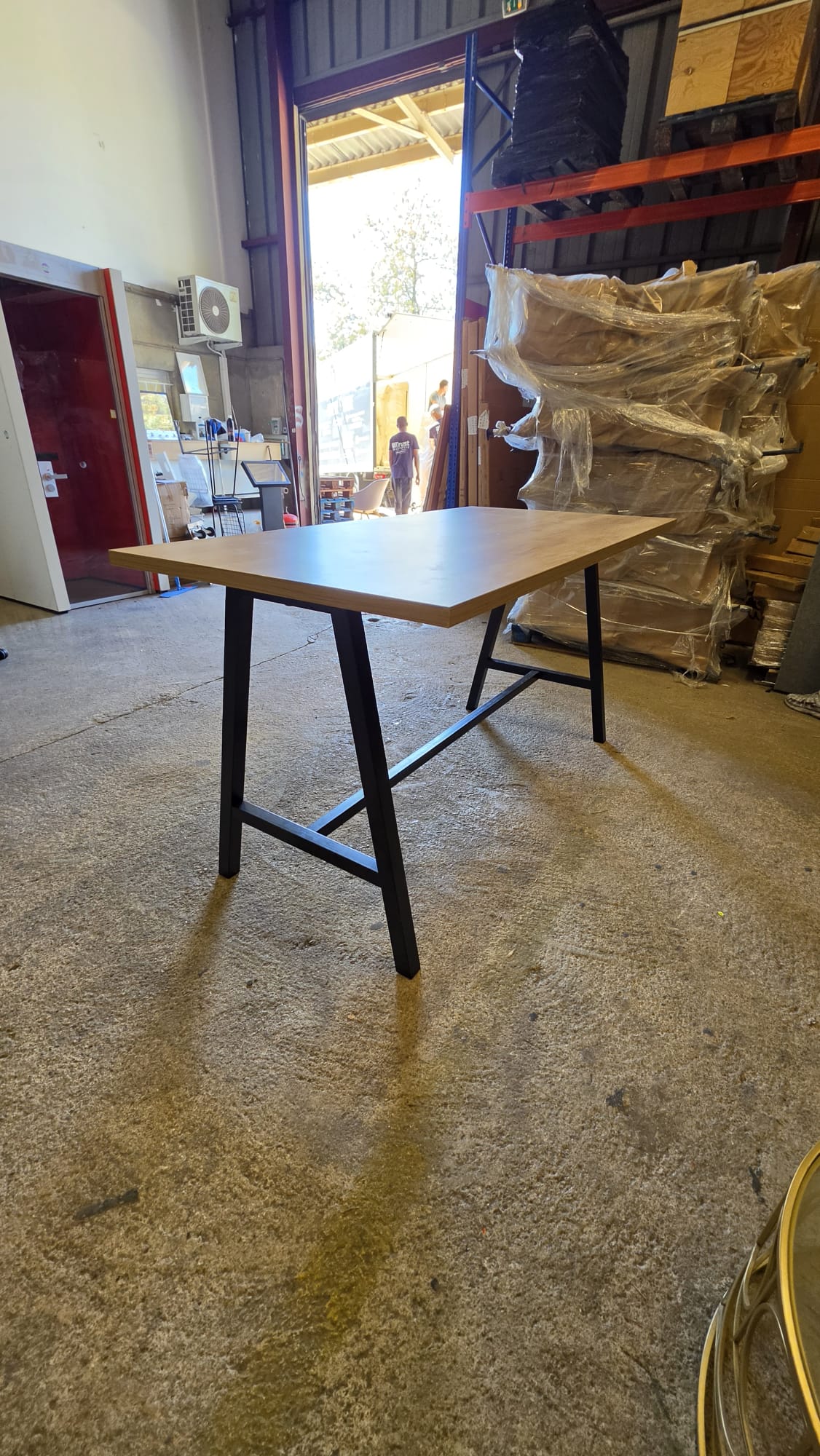 Table Haute Buronomic Cohésion  Réunion Coworking Professionnel