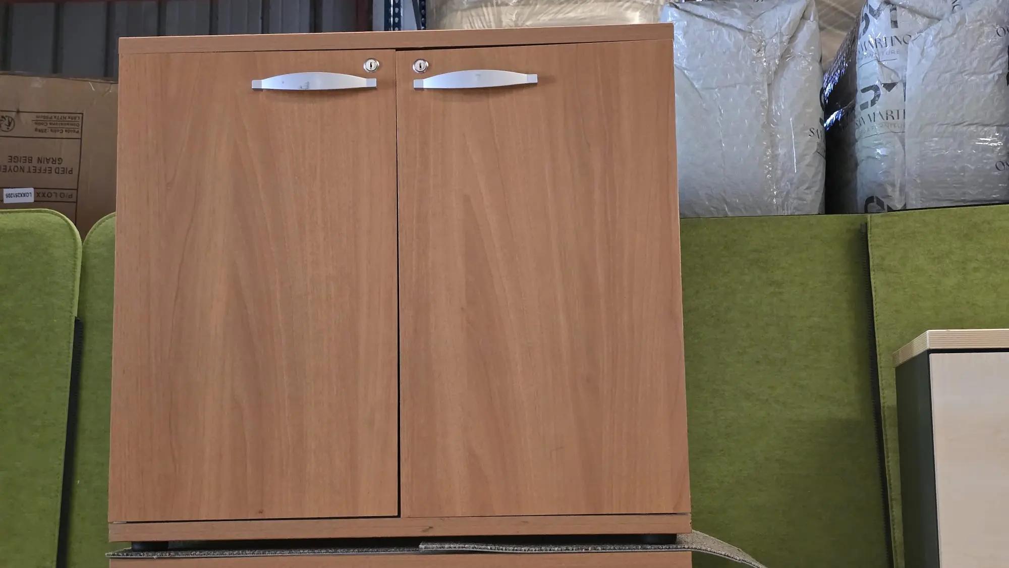 Armoire basse bois 2 portes à clé 80x72 cm 