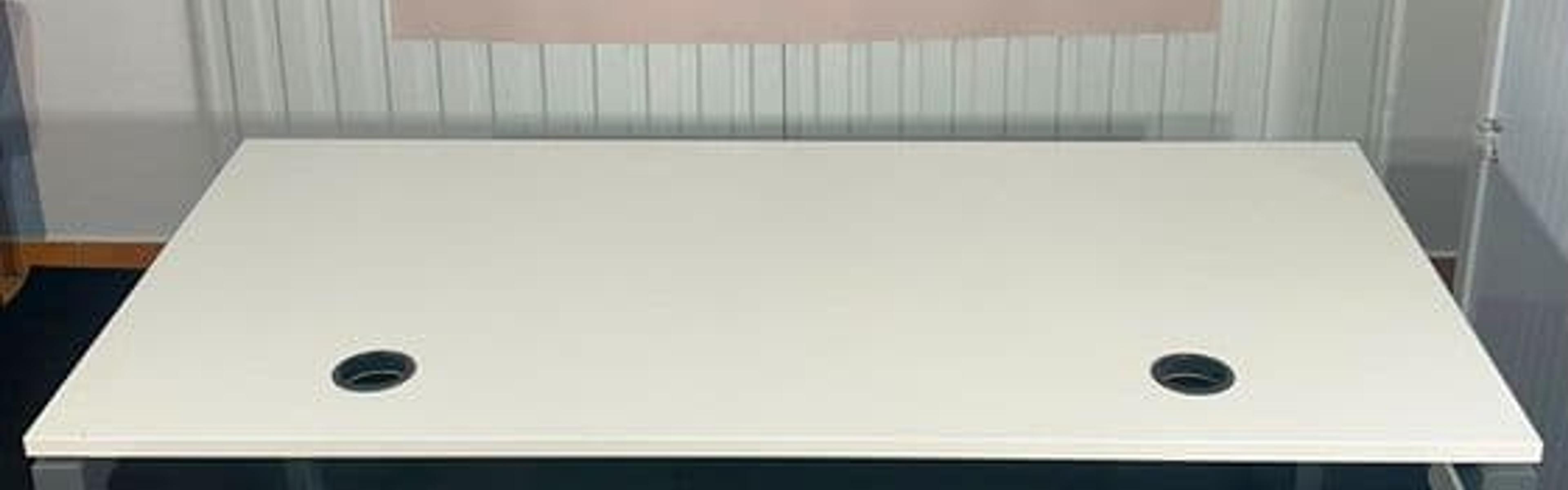 Bureau Steelcase blanc