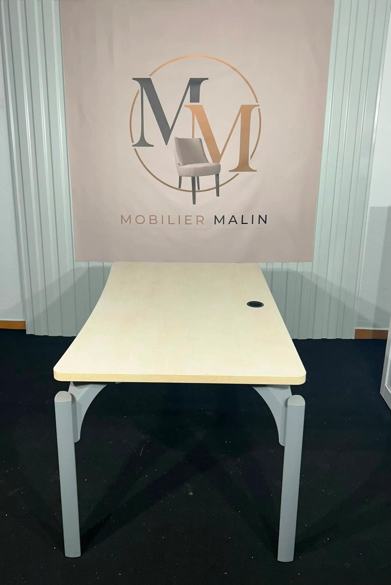 Bureau 120x80 Érable Clair Pieds Arqués Alu – Passe-Câble – Design Européen Pro ✅ - vue 3