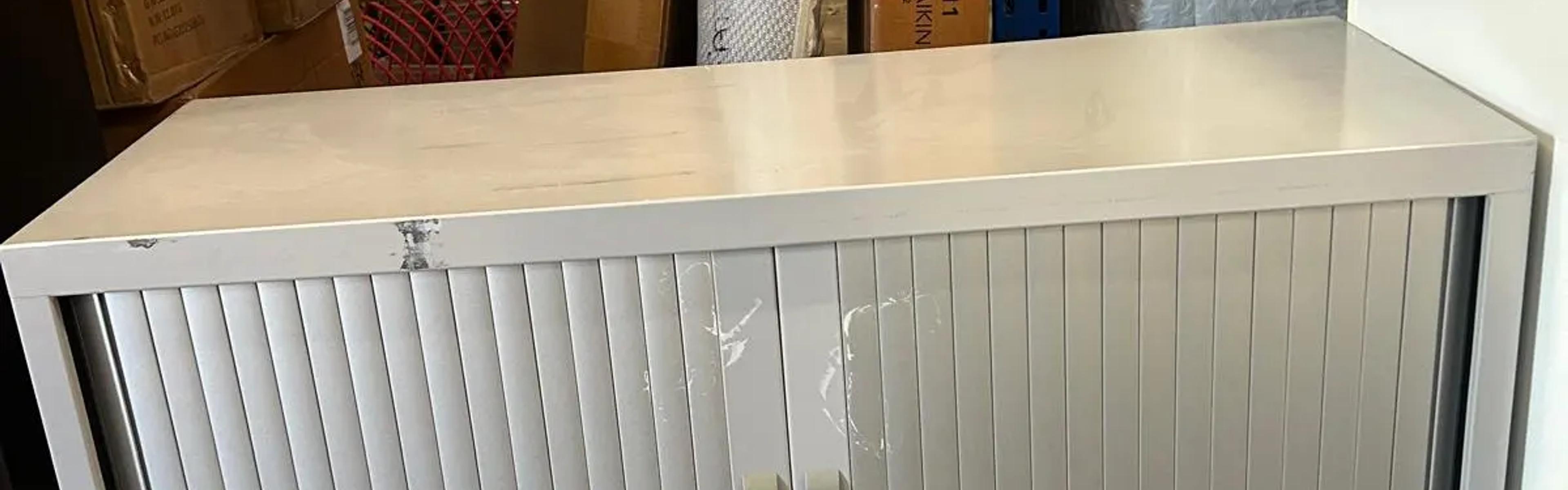 Armoire basse métal grise à rideau