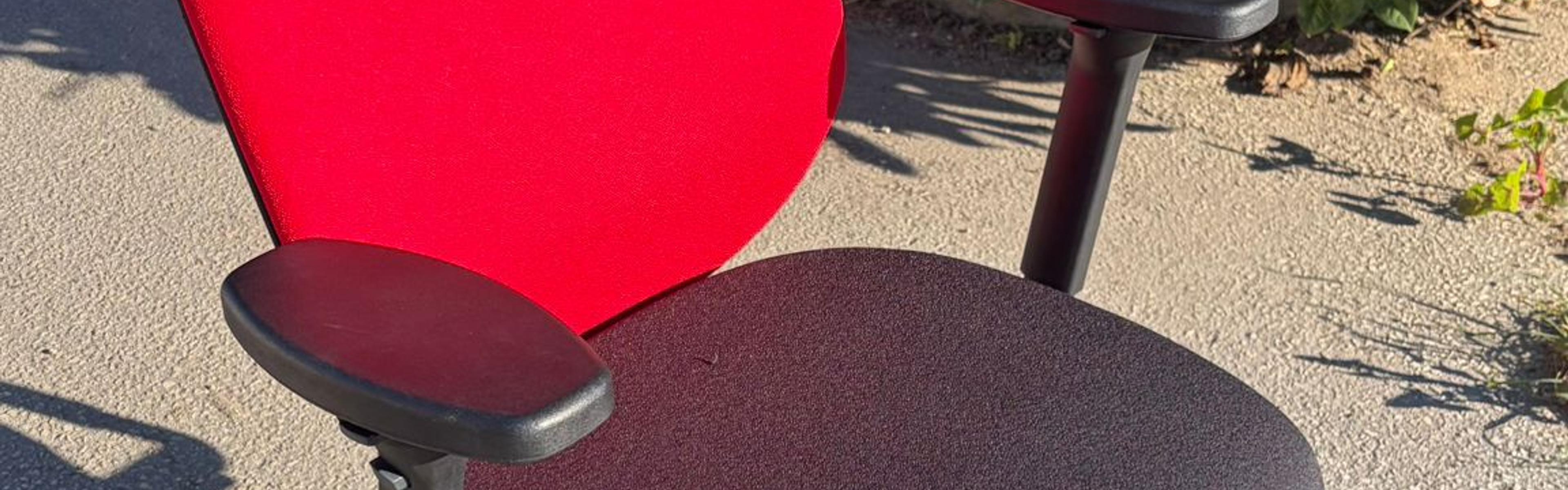 Fauteuil de bureau ergonomique Giroflex rouge