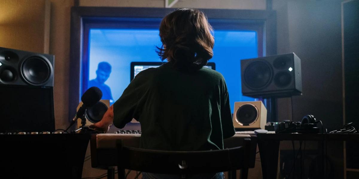 How to Purchase Home Studio Equipment Without Overspending