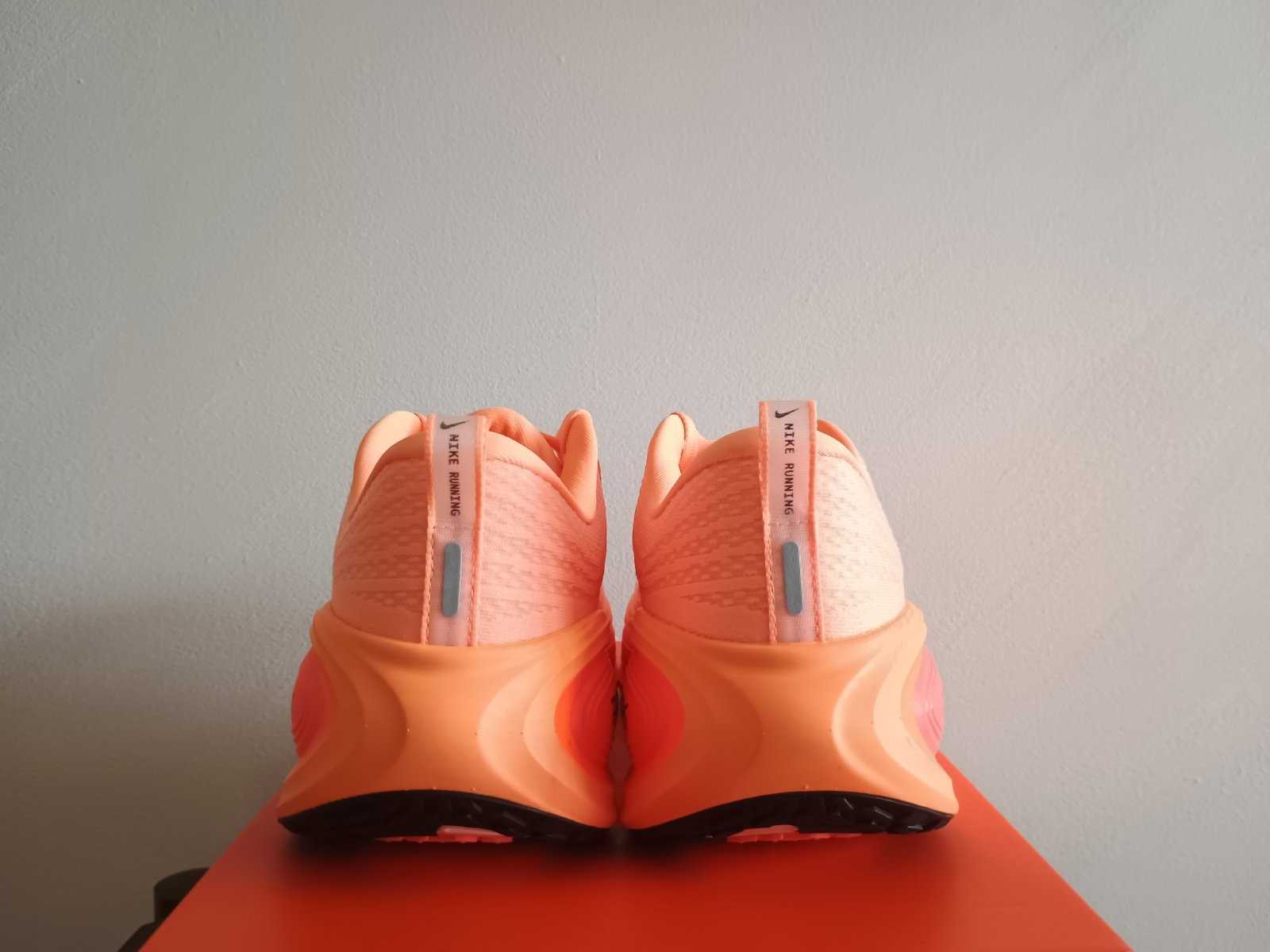 ZoomX Vomero Plus - slika 15
