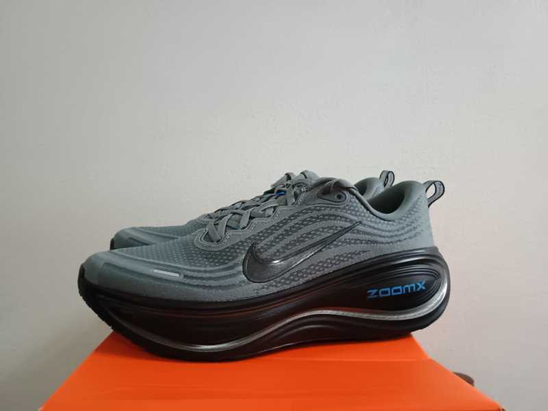 ZoomX Vomero Plus - slika 17