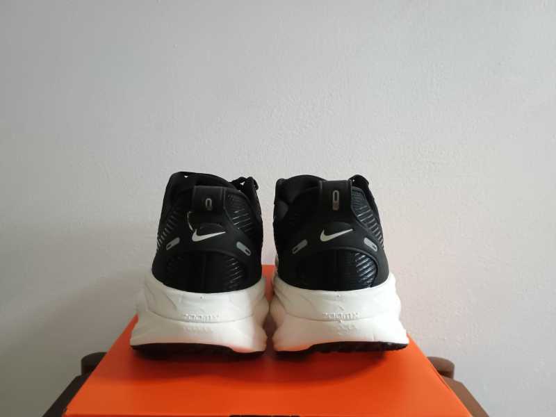 ZoomX Vomero 18 - slika 3