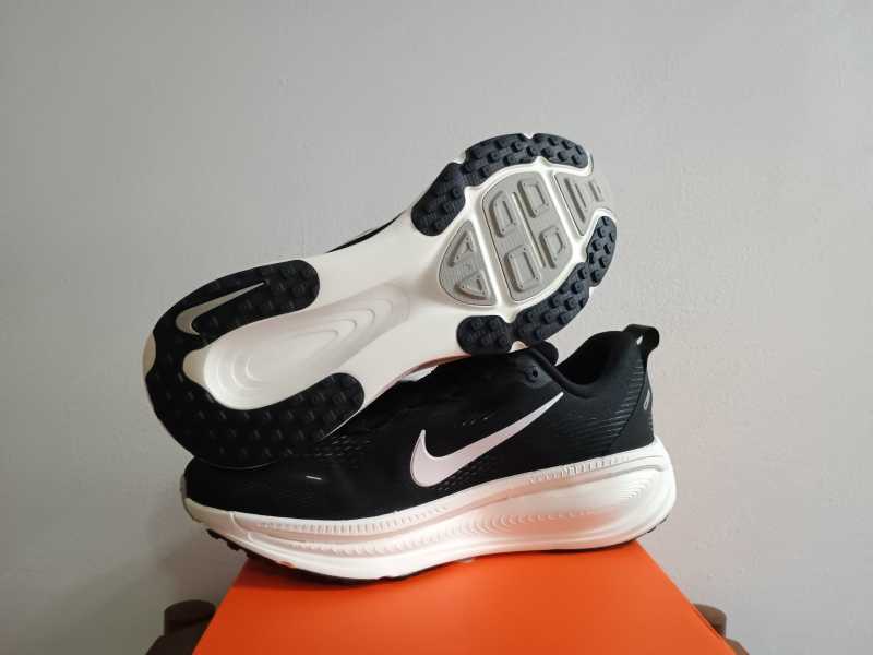 ZoomX Vomero 18 - slika 4