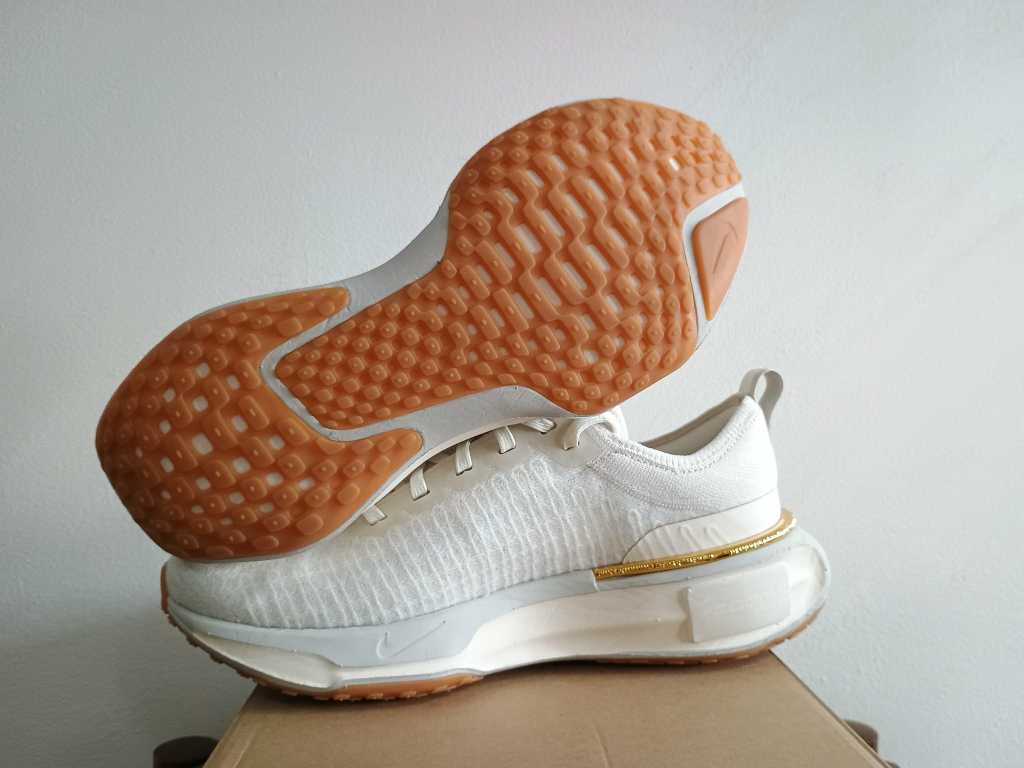 ZoomX Invincible Run 3 FK - slika 24