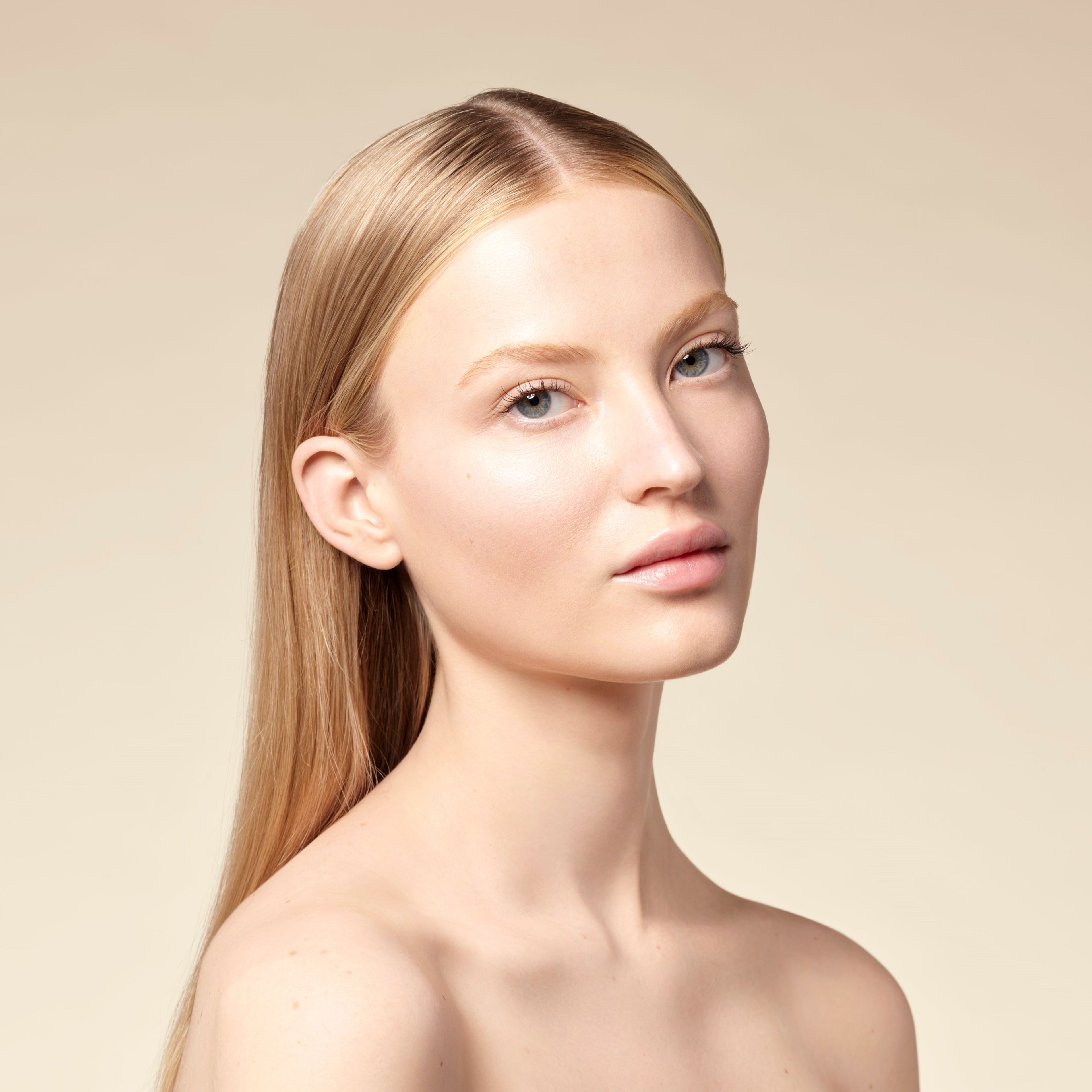 Givenchy Prisme Libre Skin-caring Glow Foundation 6