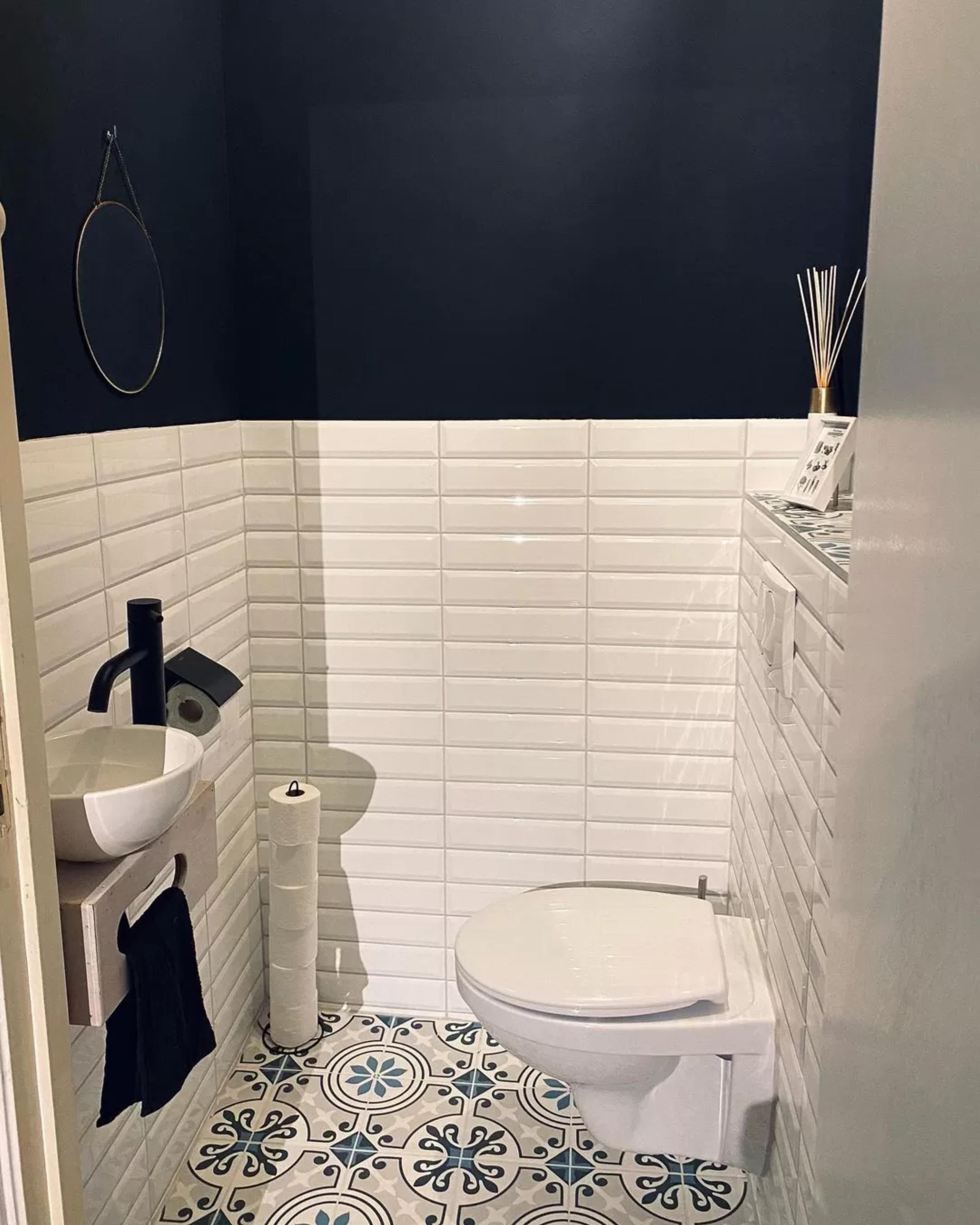 kleur-met-blauw-wit-tegels