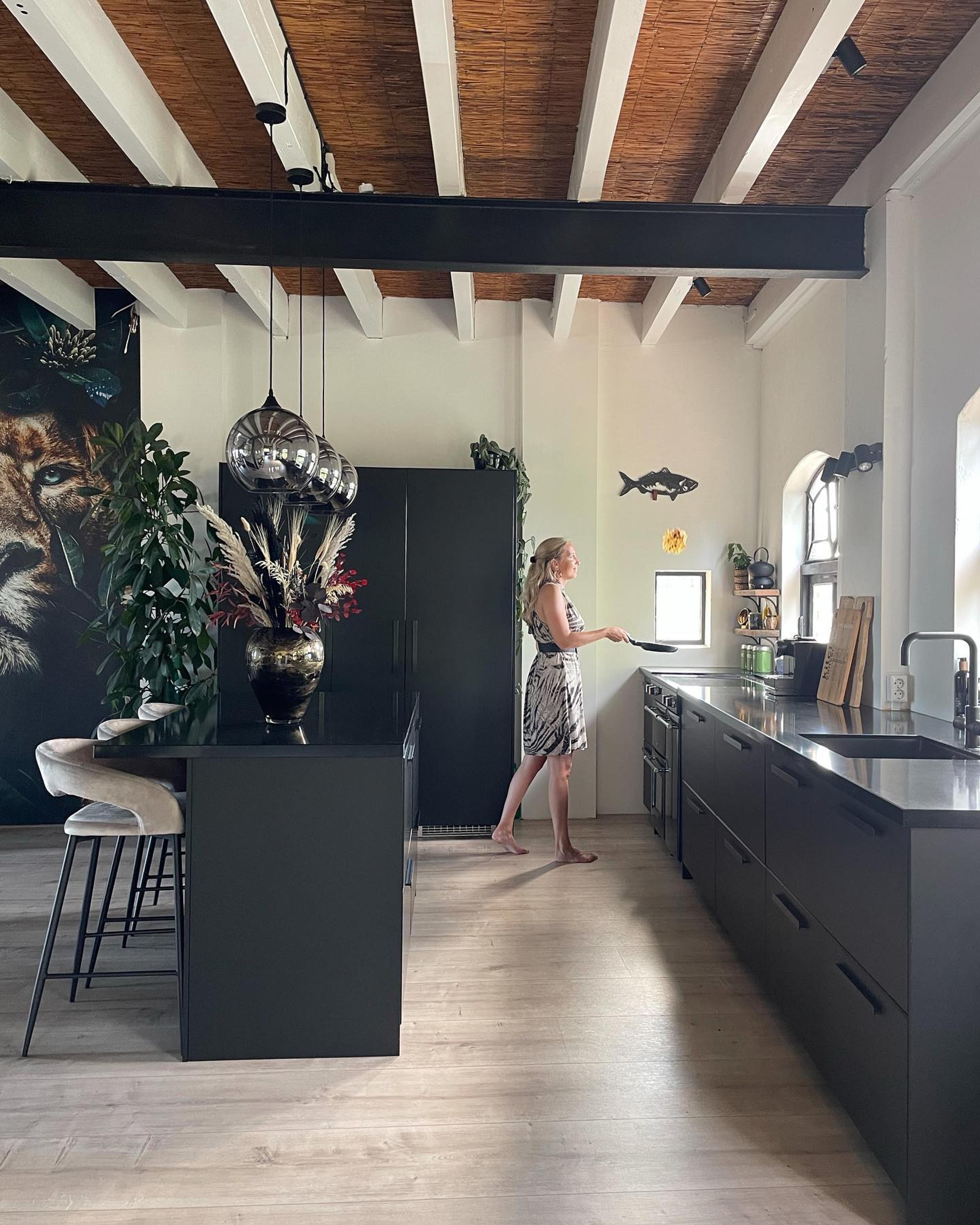 zwarte-keuken-industrieel