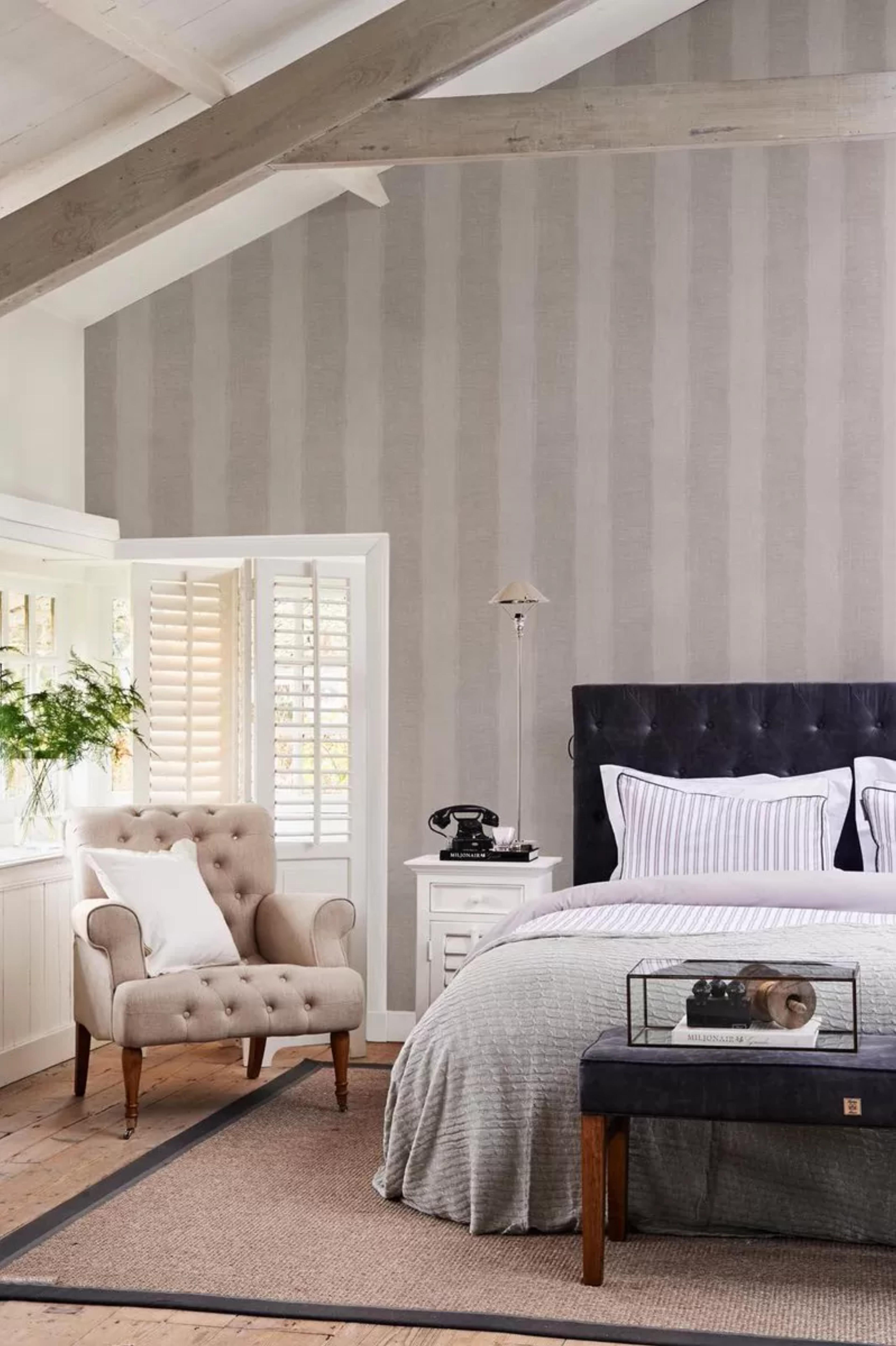 taupe-behang