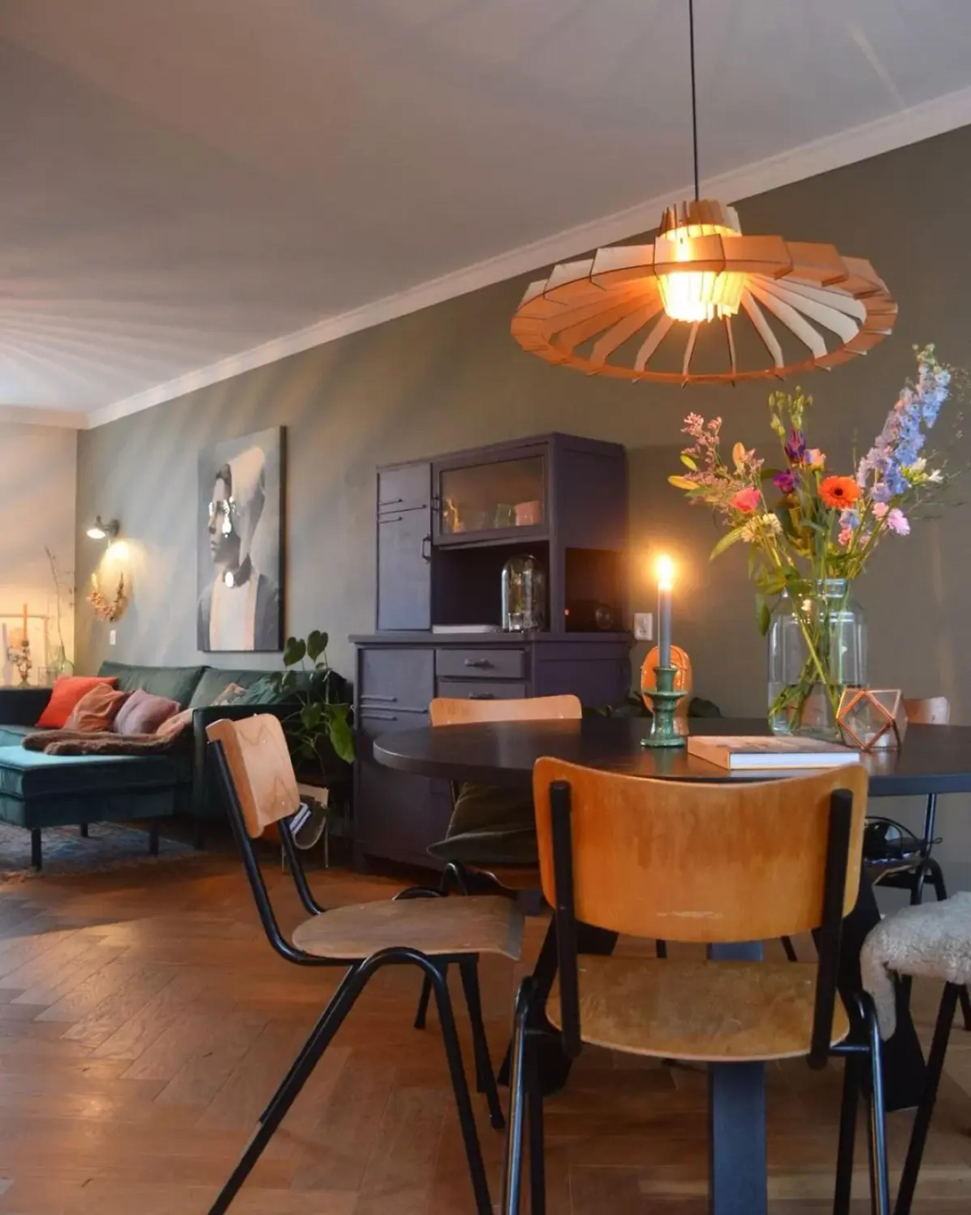 zwart-houten-eettafel
