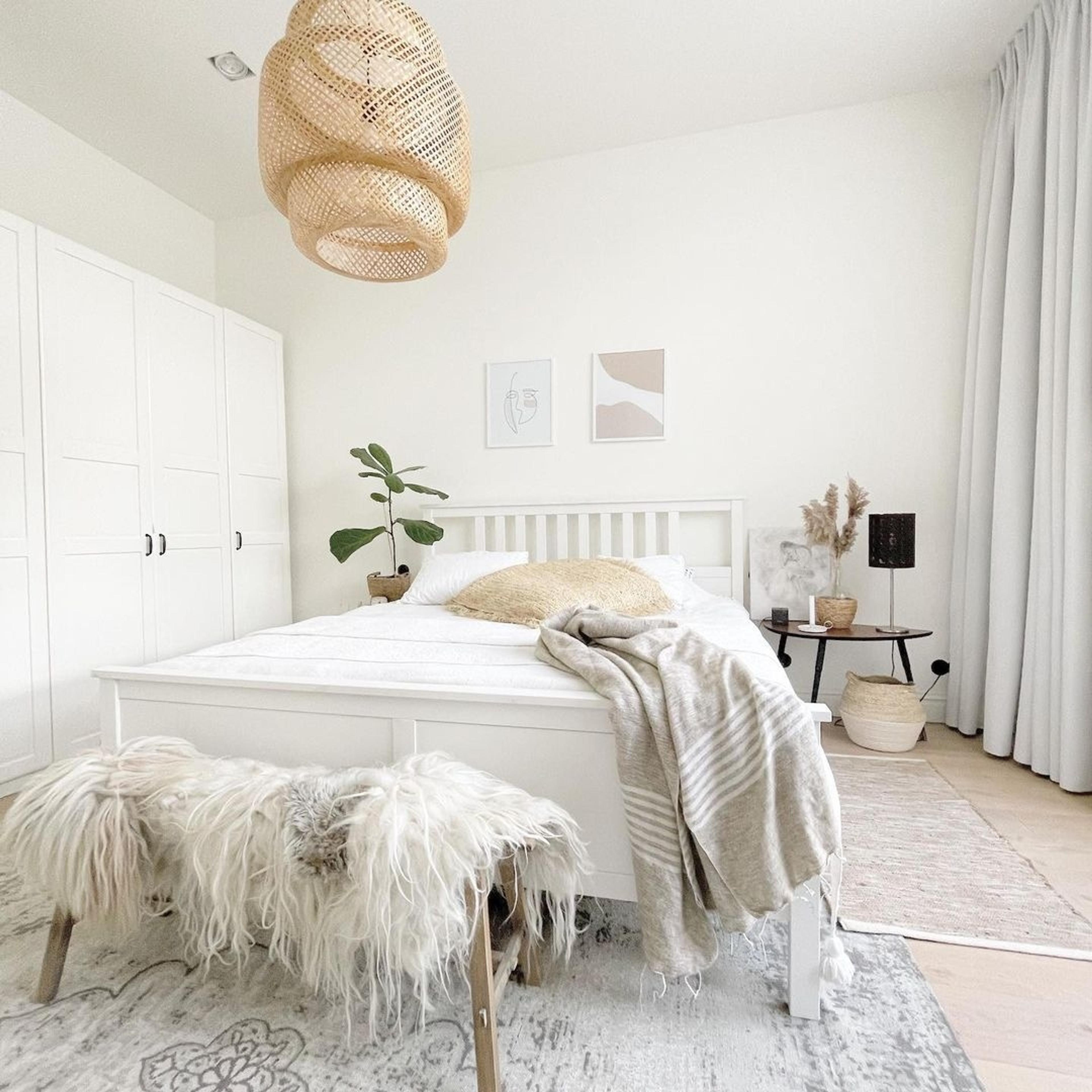 white-bohemian-bedroom