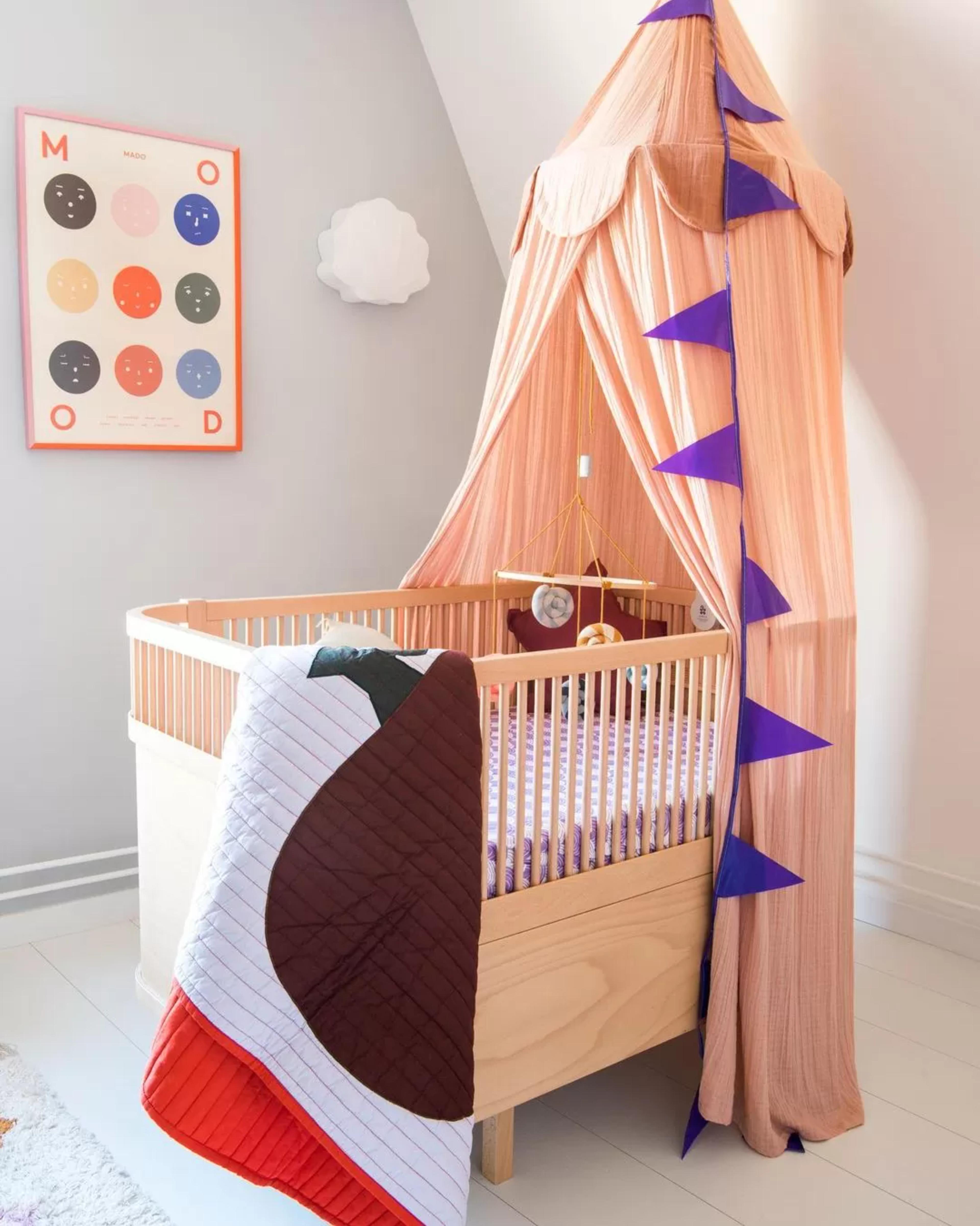 schattig-en-kleurrijk-babykamer