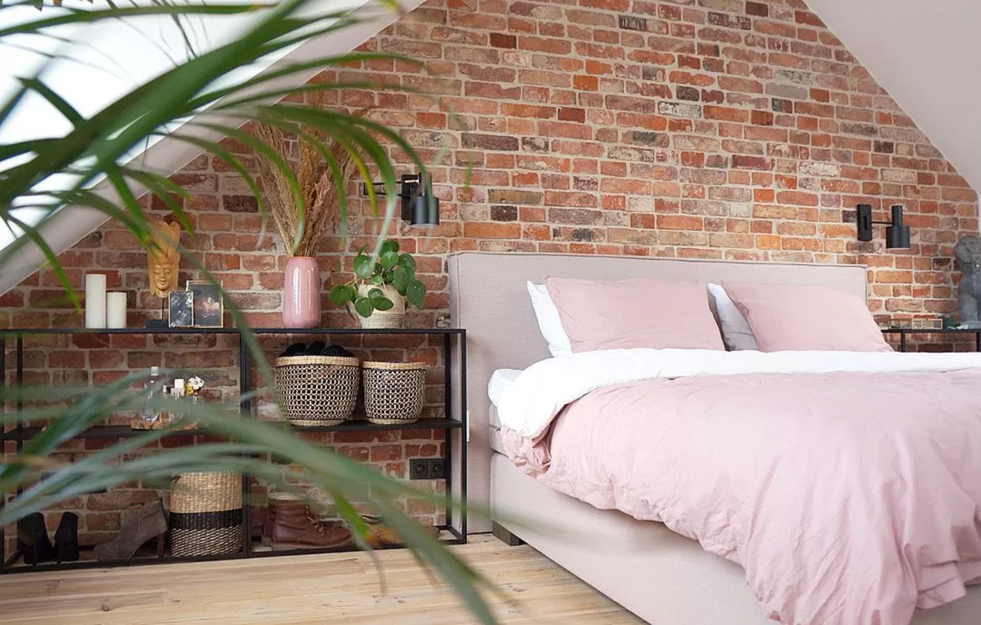bakstenen-slaapkamer
