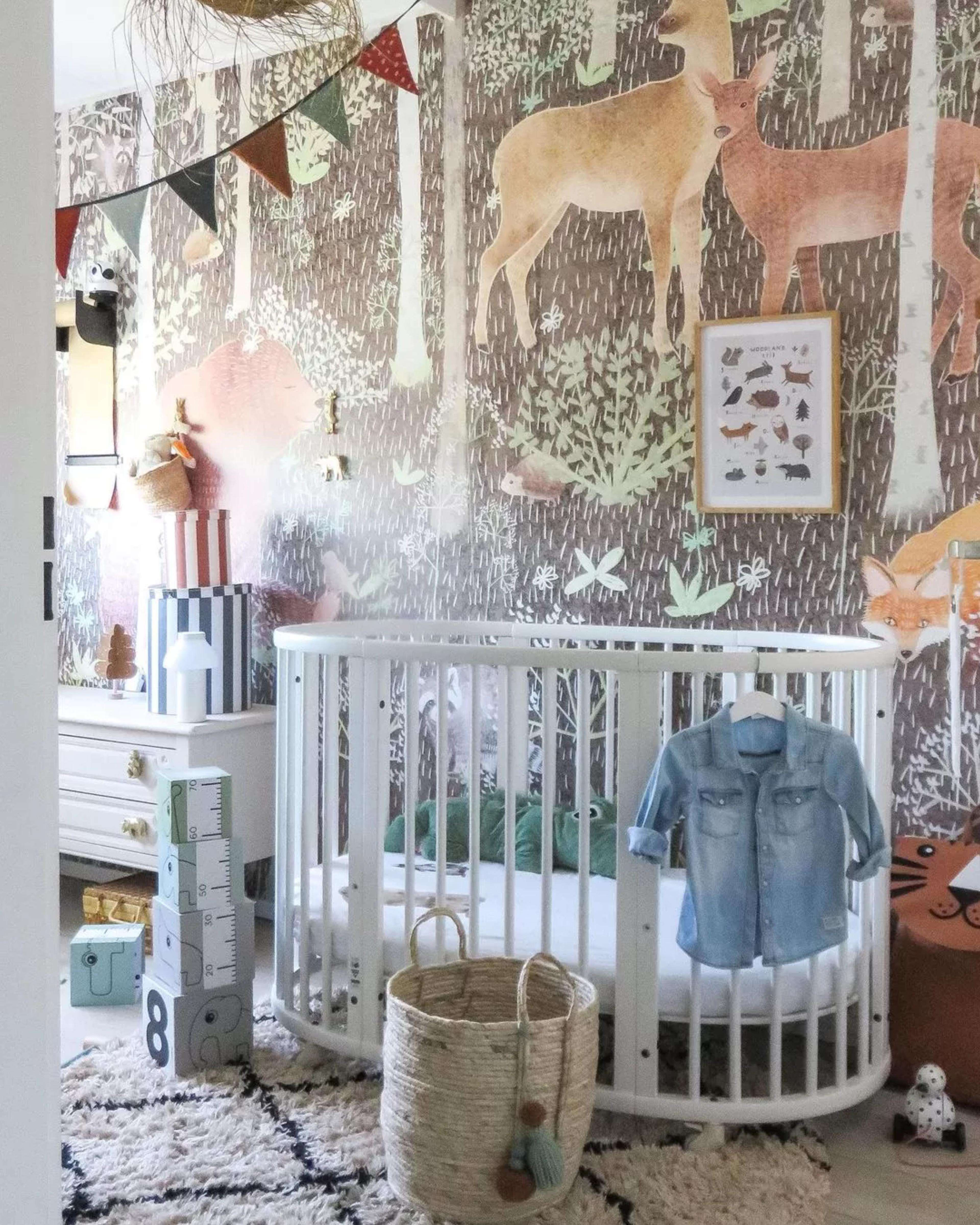 babykamer-dierenprint-behang